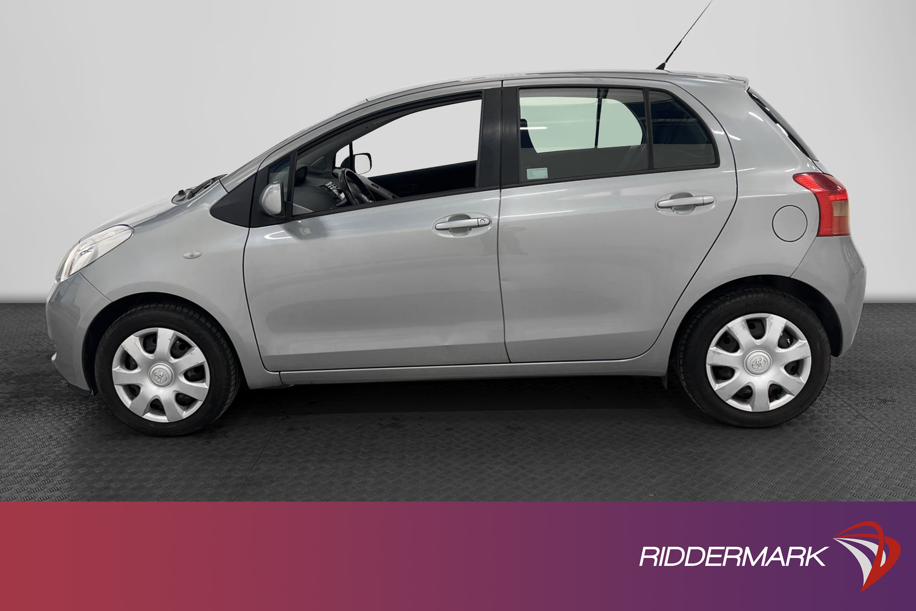 Toyota Yaris 1.0 VVT-i 1 Brukare Billigt ägande 69hk