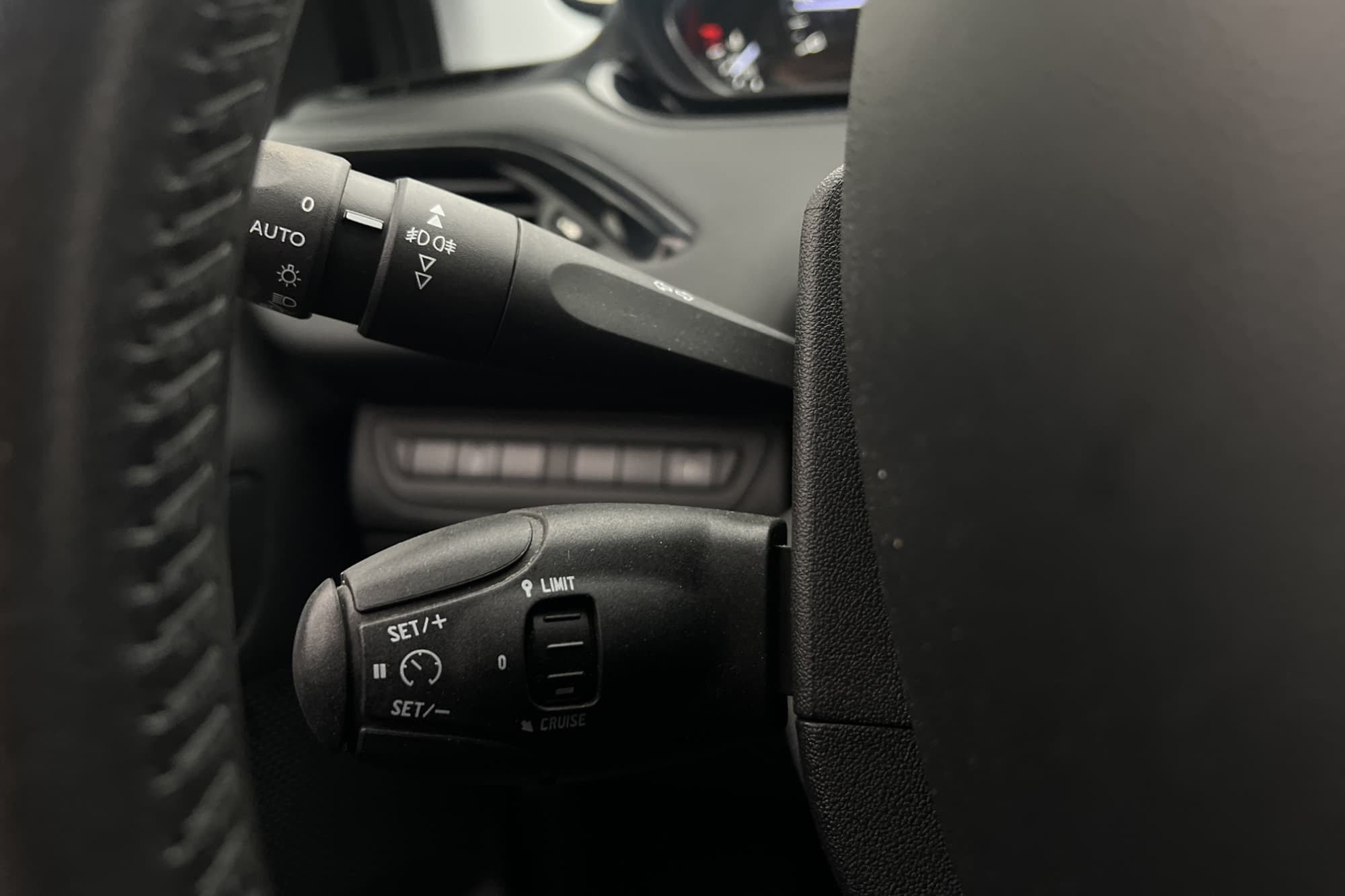 Peugeot 208 1.2 PureTech 82hk Farthållare Bluetooth