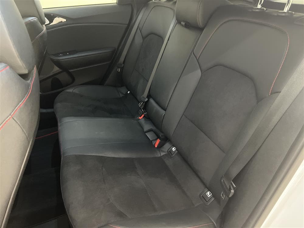 Kia ProCeed GT 1.6 T-GDi 204hk Cockpit Pano JBL Navi B-Kaminteriör