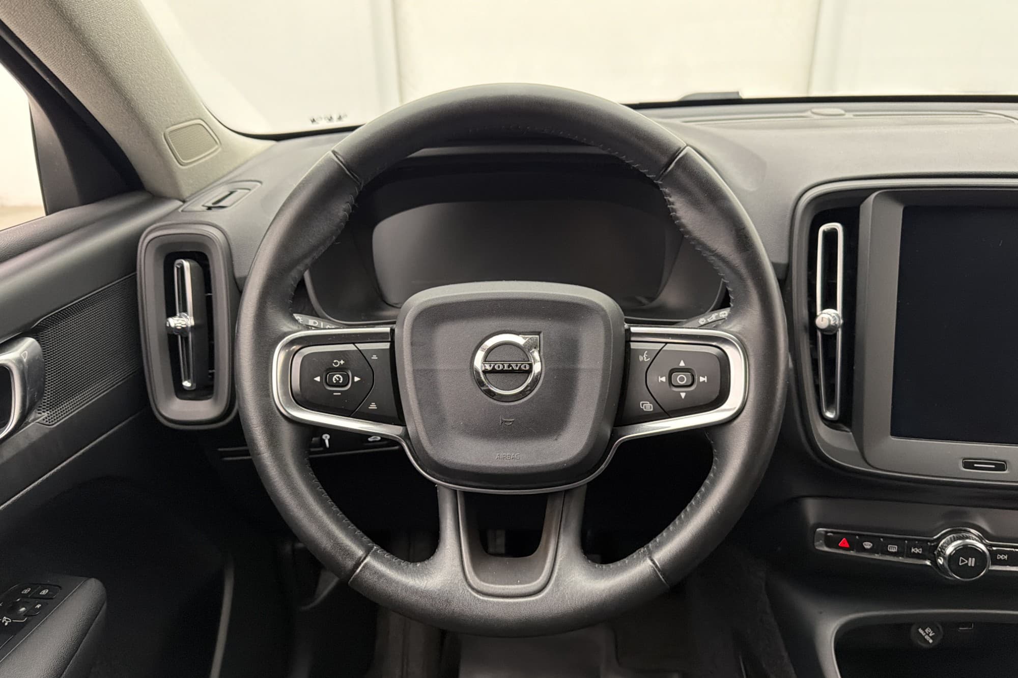 Volvo XC40 T2 129hk Kinetic VOC Värmare Kamera Rattvärme  