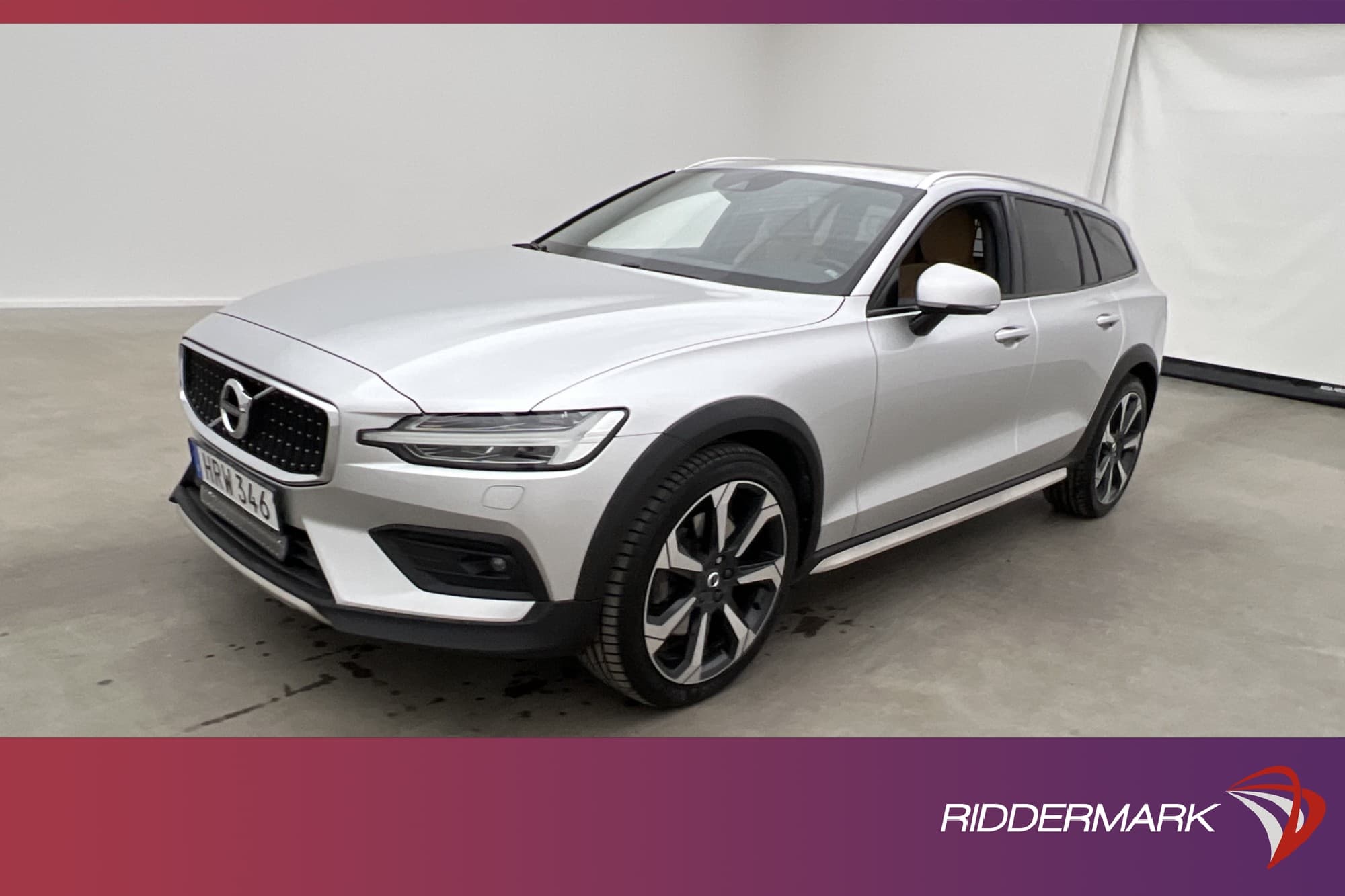 Volvo V60 Cross Country D4 AWD Pro B&W Pano VOC Värm Kamera