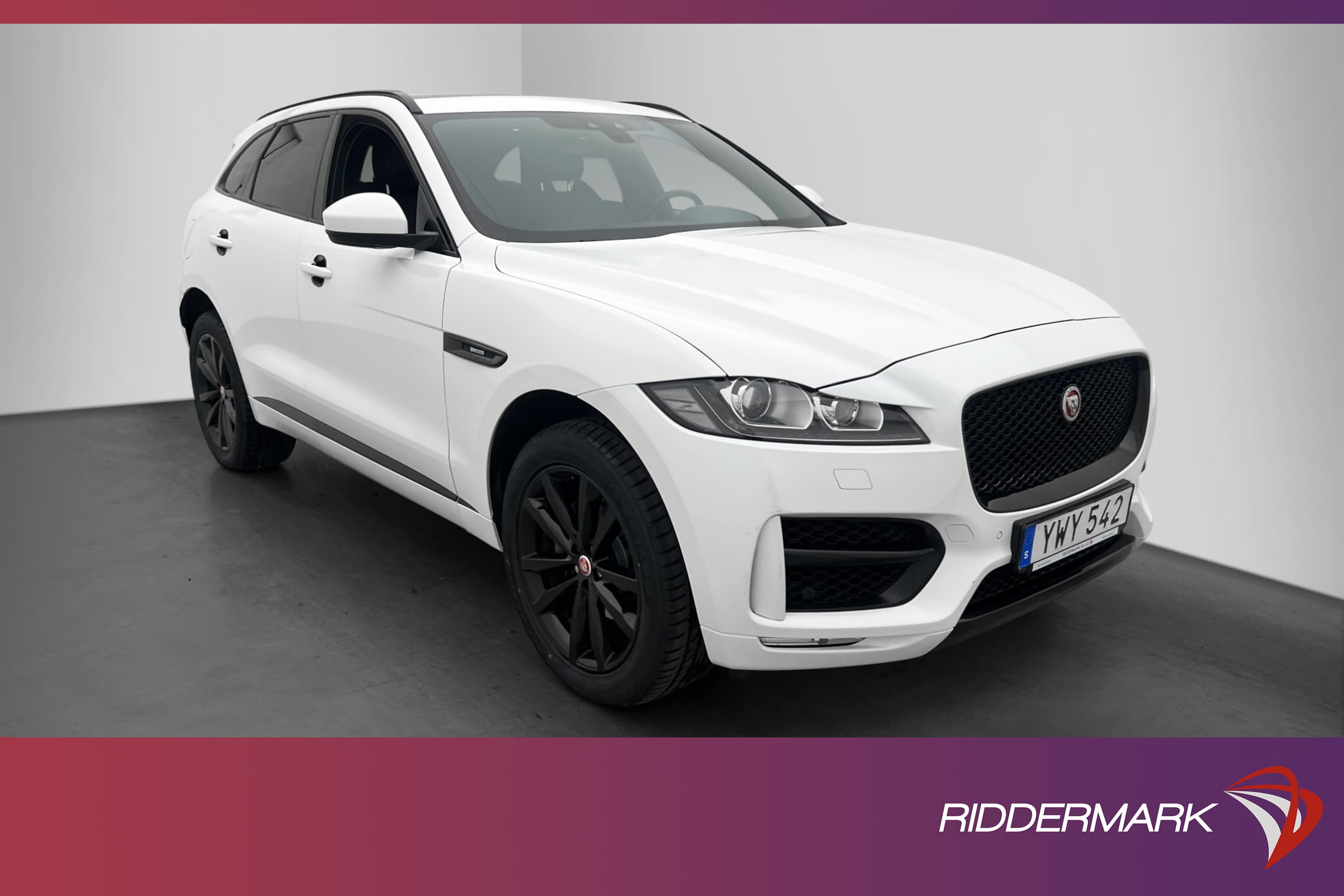 Jaguar F-Pace 25t AWD 250hk R-Sport Panorama Meridian Skinn