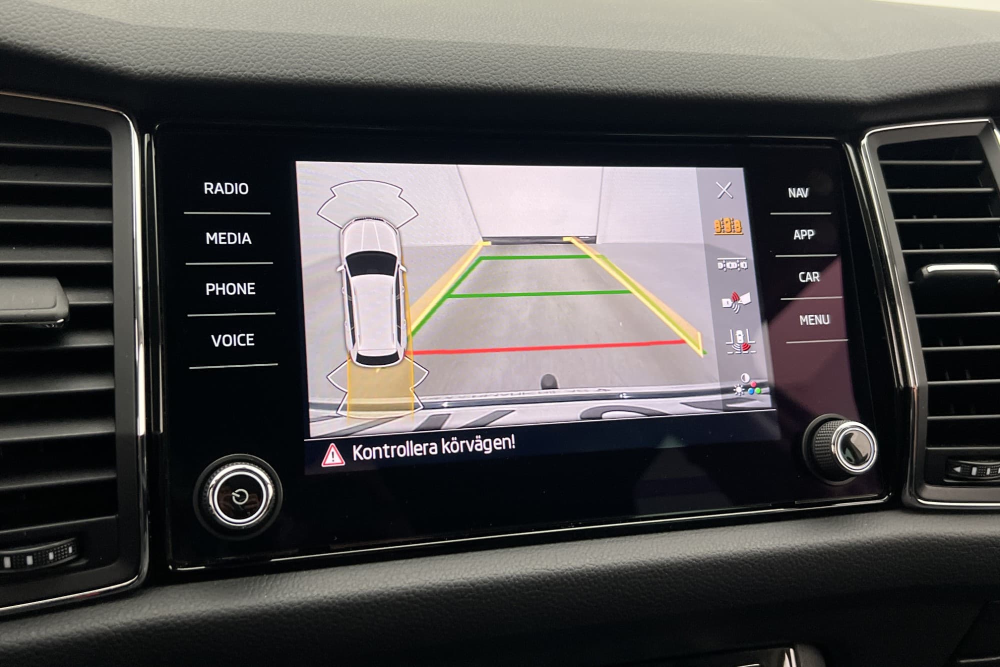 Skoda Kodiaq 4x4 200hk Business Värmare Canton Drag Kamera