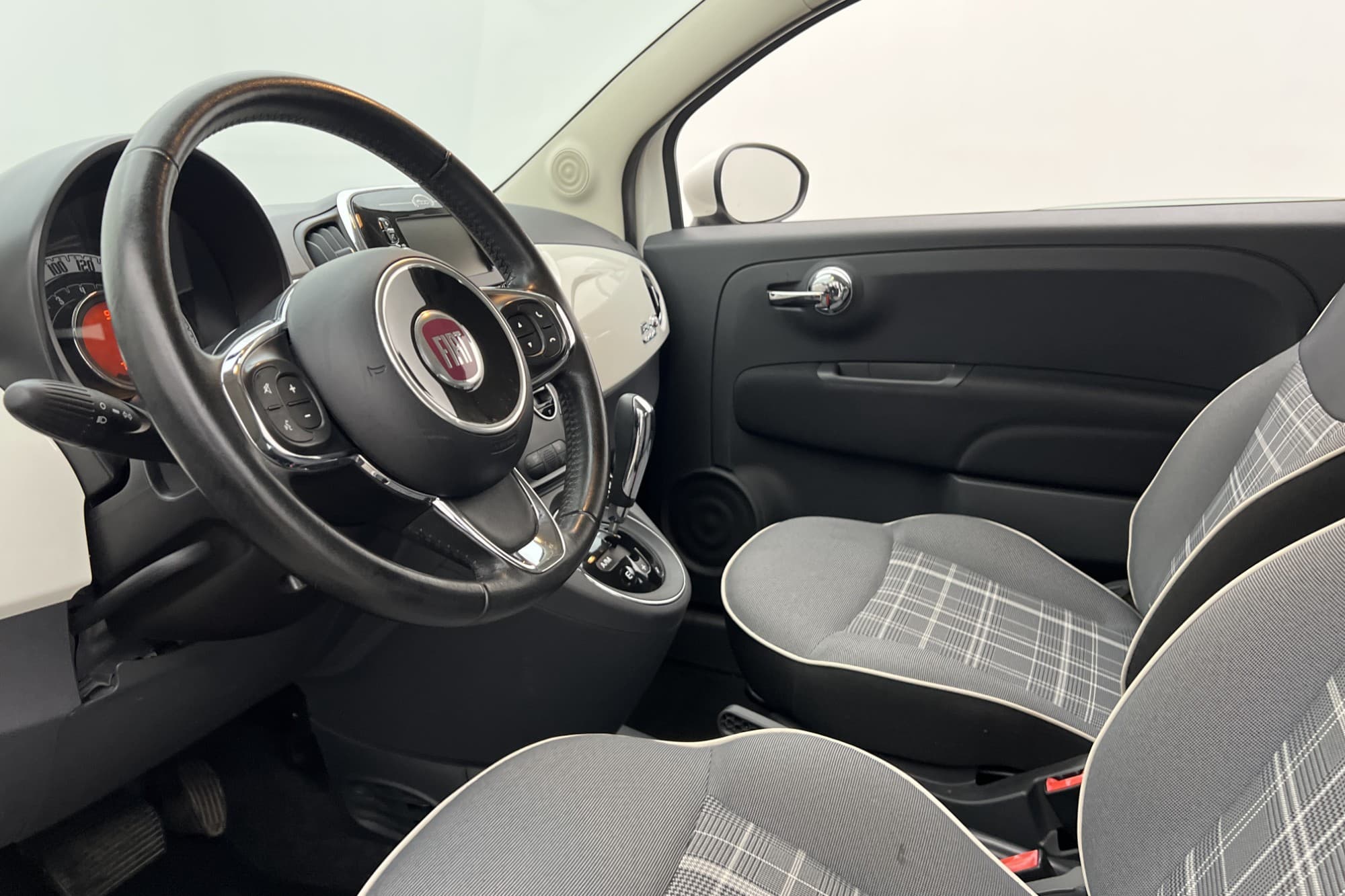 Fiat 500C 1.2 8V 69hk Lounge Halvskinn Bluetooth