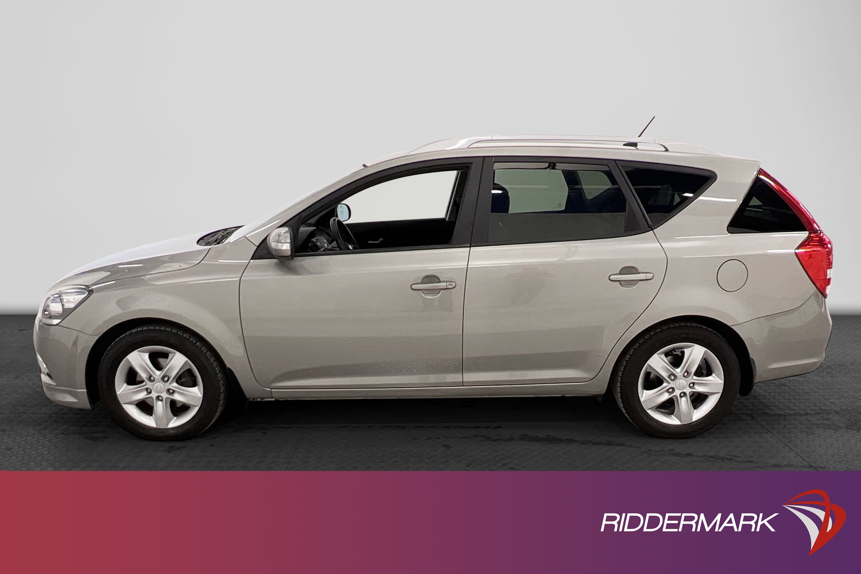 Kia Ceed 1.6CRDi 128hk PDC M-värmare Handsfree