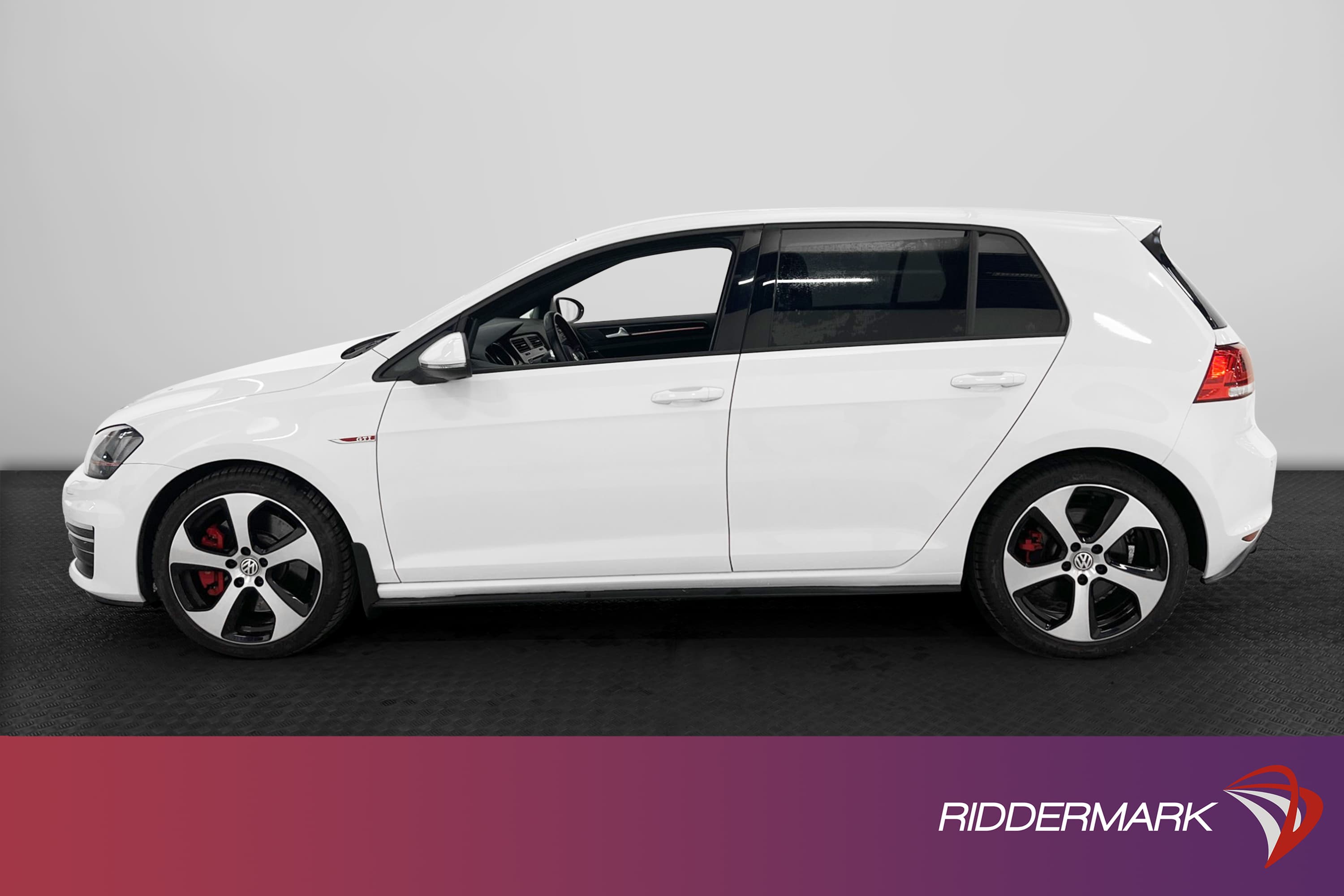 Volkswagen Golf GTI Performance 2.0 TSI 230hk