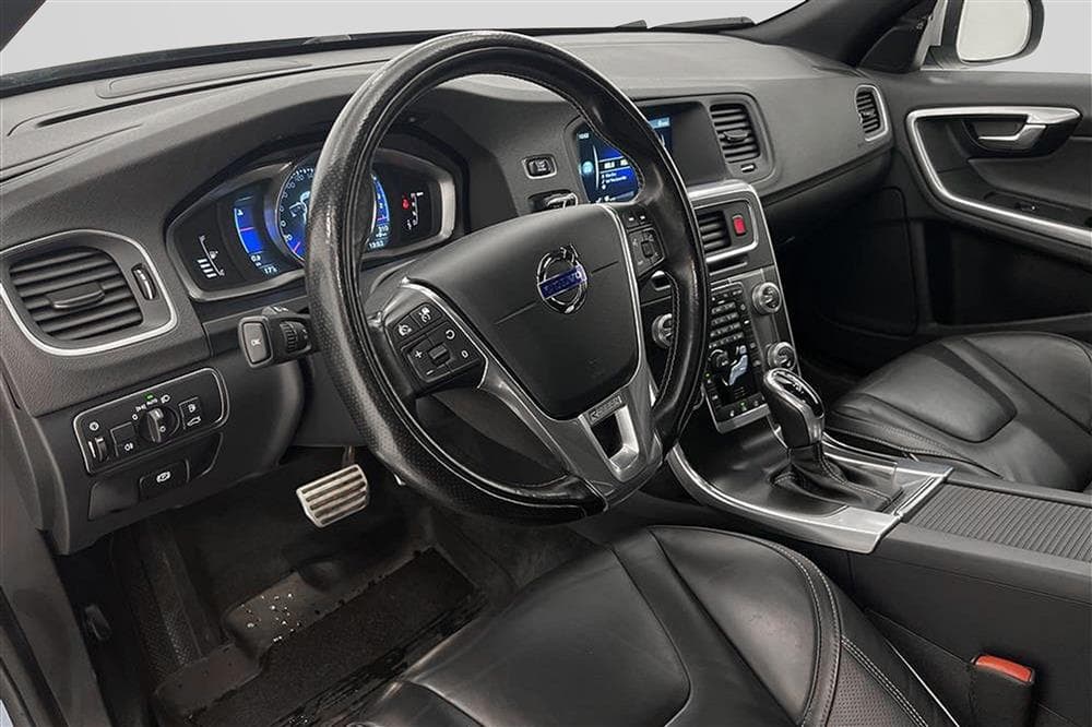 Volvo S60 D4 AWD 190hk R-Design VOC Värmare Taklucka BLIS interiör