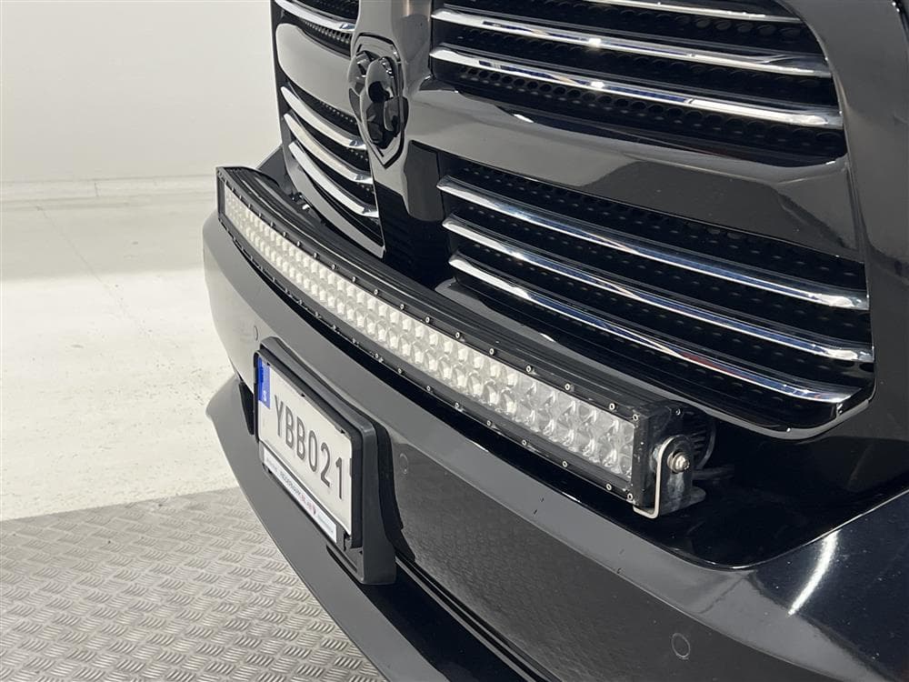 Dodge Ram Sport Black Edt 5.7 4WD 401hk Taklucka Kåpa interiör