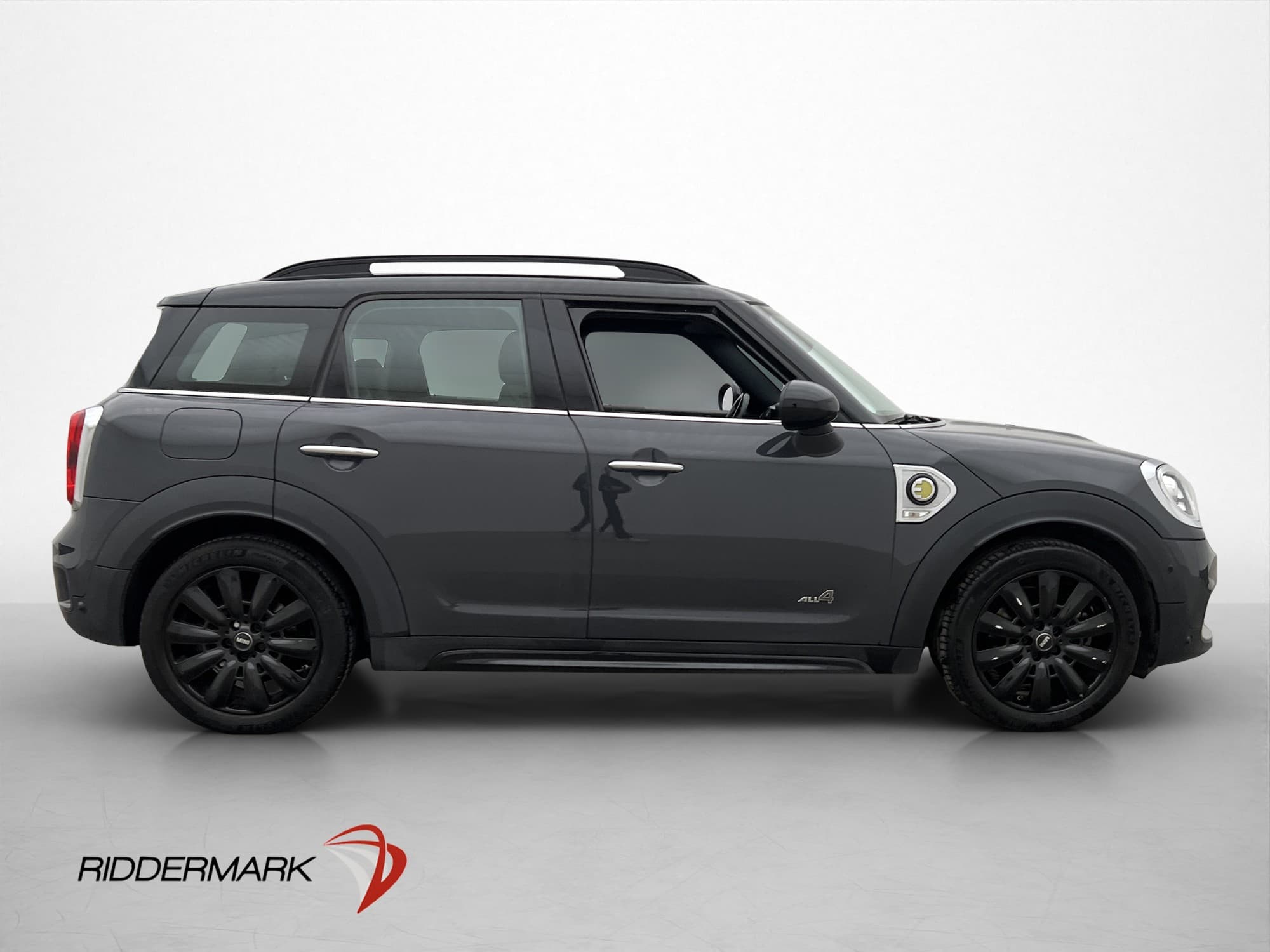 MINI Countryman Cooper SE ALL4 224hk Salt II Navi Halvskinn