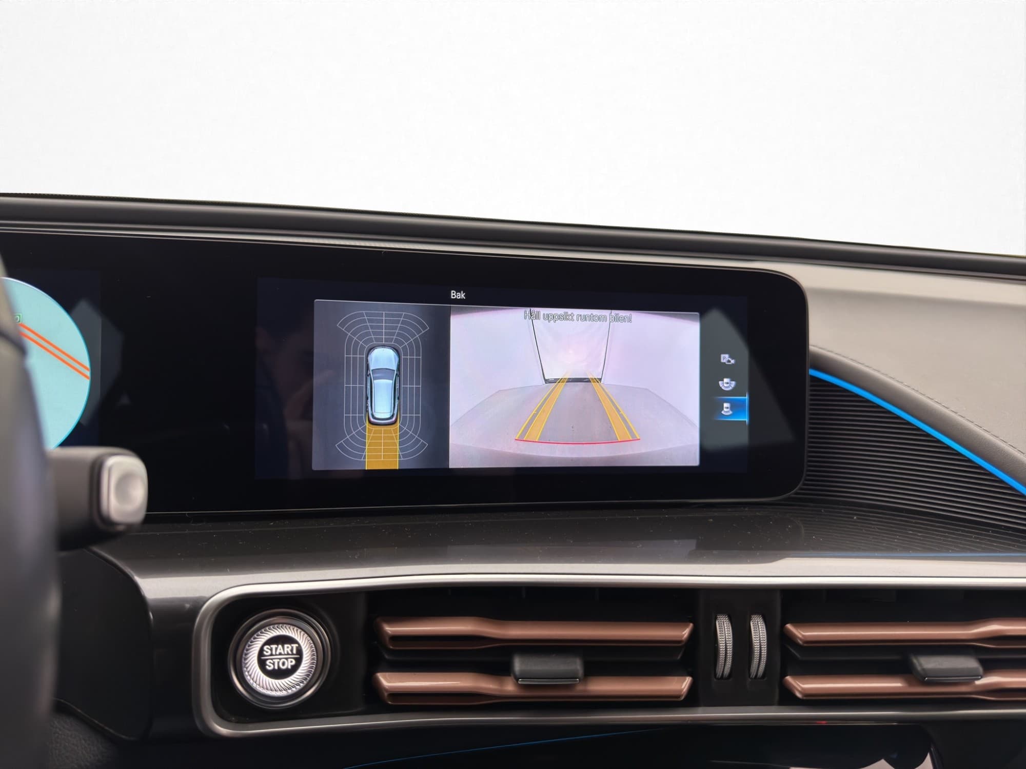Mercedes-Benz EQC 400 4M 408hk Värmare Kamera Wide Ambient