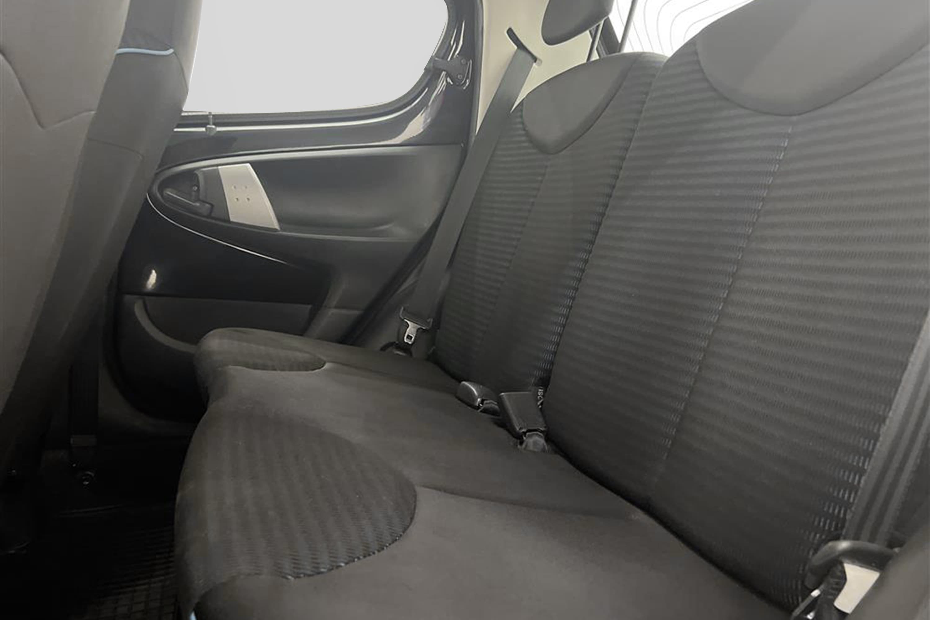 Peugeot 107 5dr 1.0 68hk 2 brukare 0.43l/milinteriör