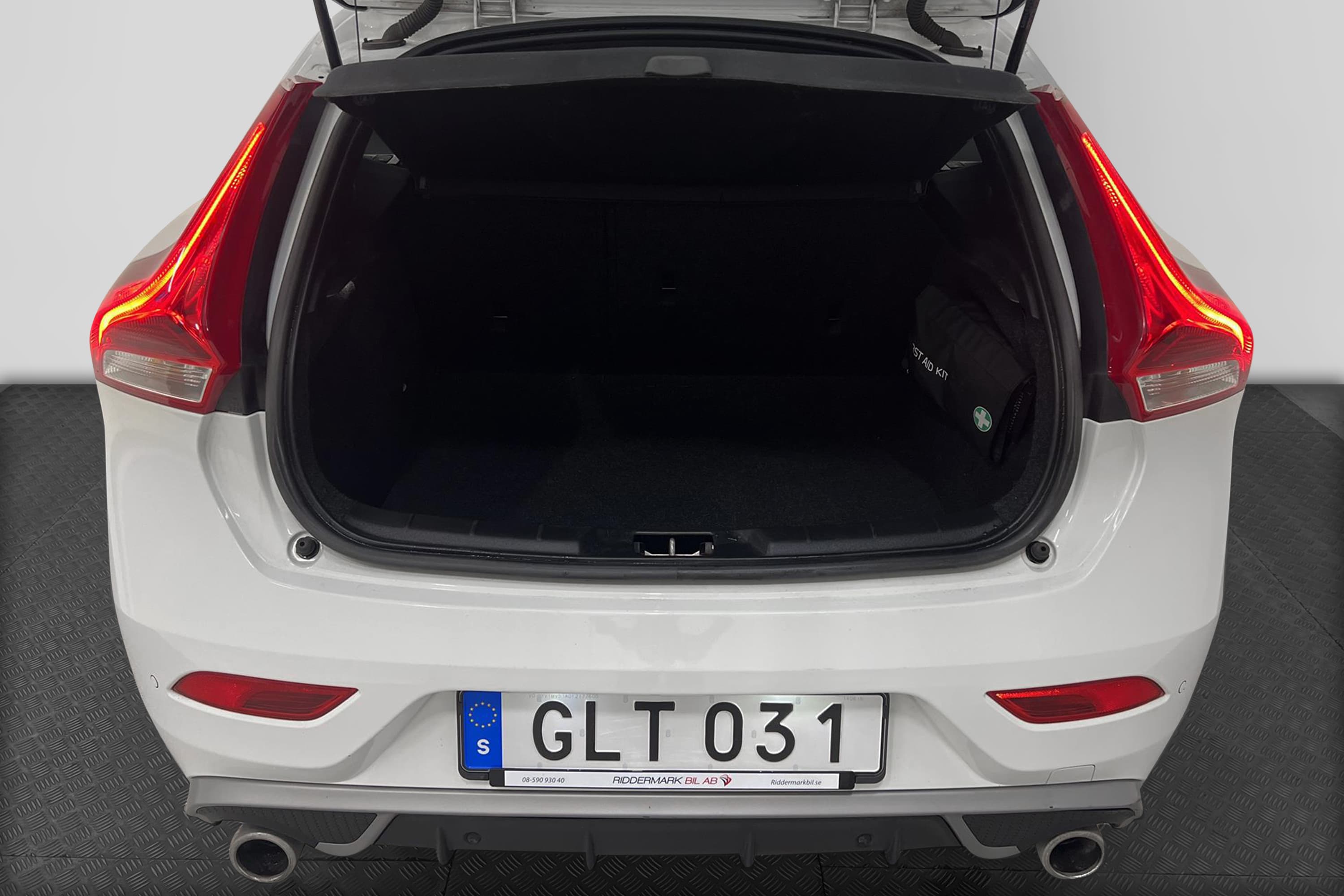 Volvo V40 D3 150hk R-Design VOC Värmare Helskinn 0,52l/milinteriör