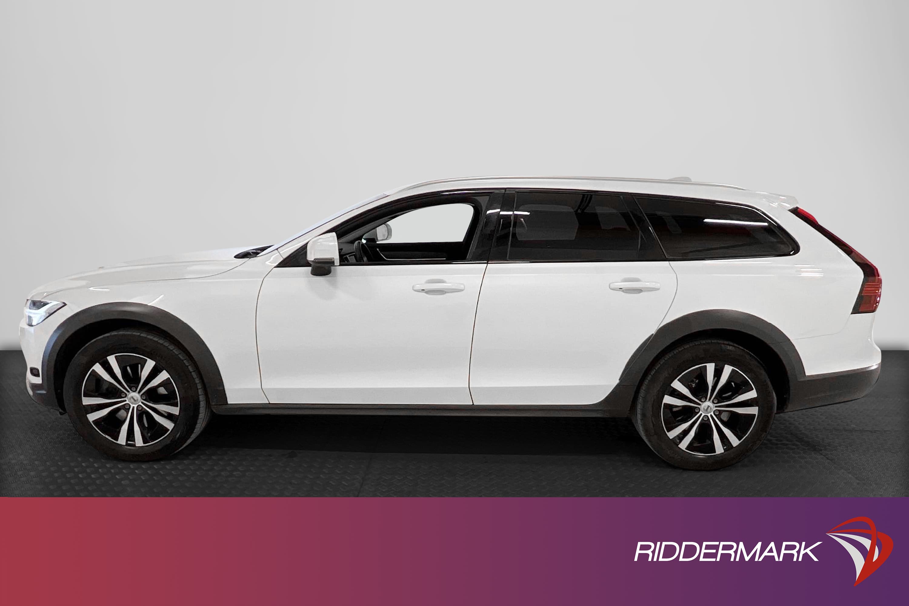 Volvo V90 Cross Country D4 AWD 190hk Pano H&K VOC Skinn BLIS