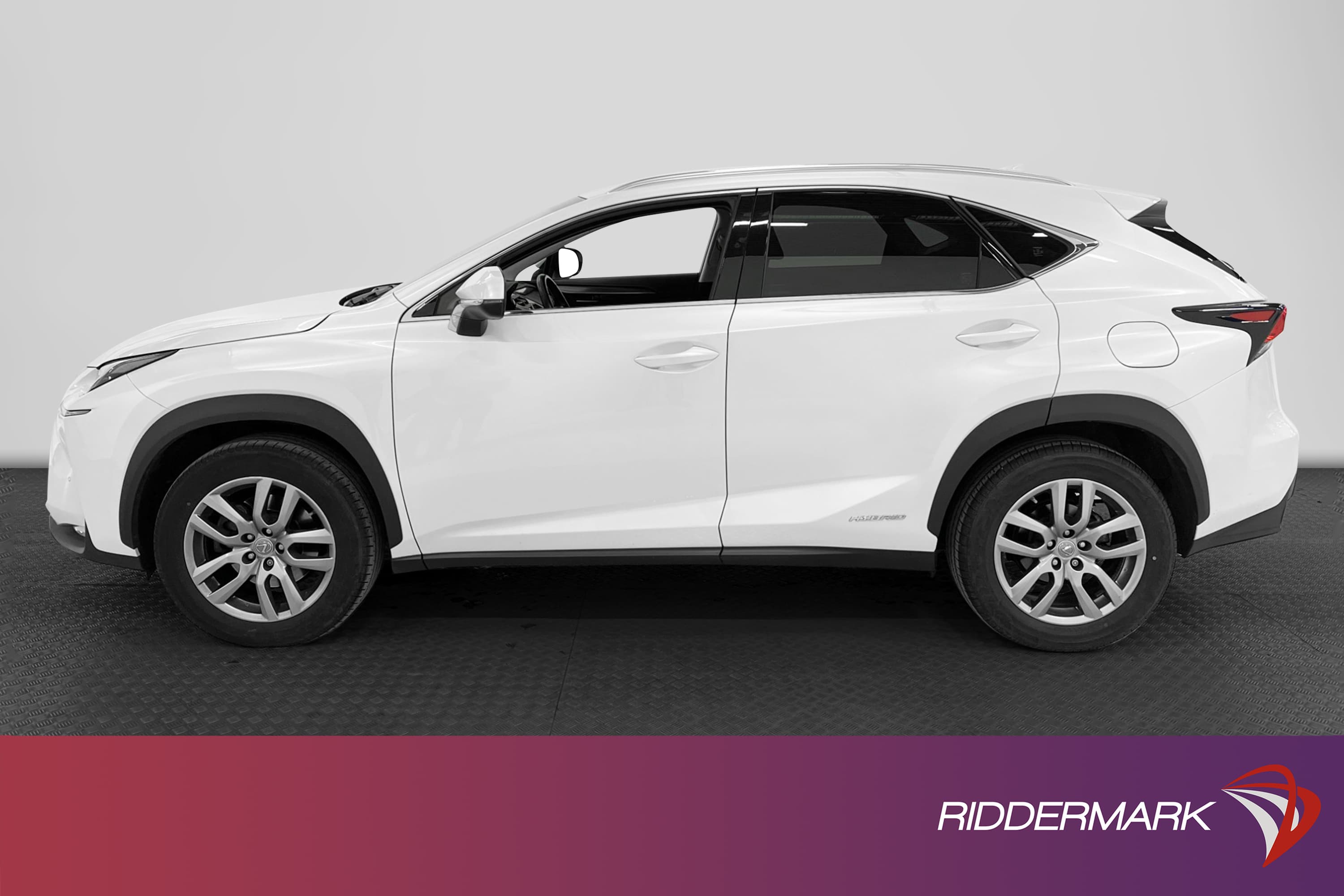 Lexus NX 300h 2.5 AWD E-CVT 197hk