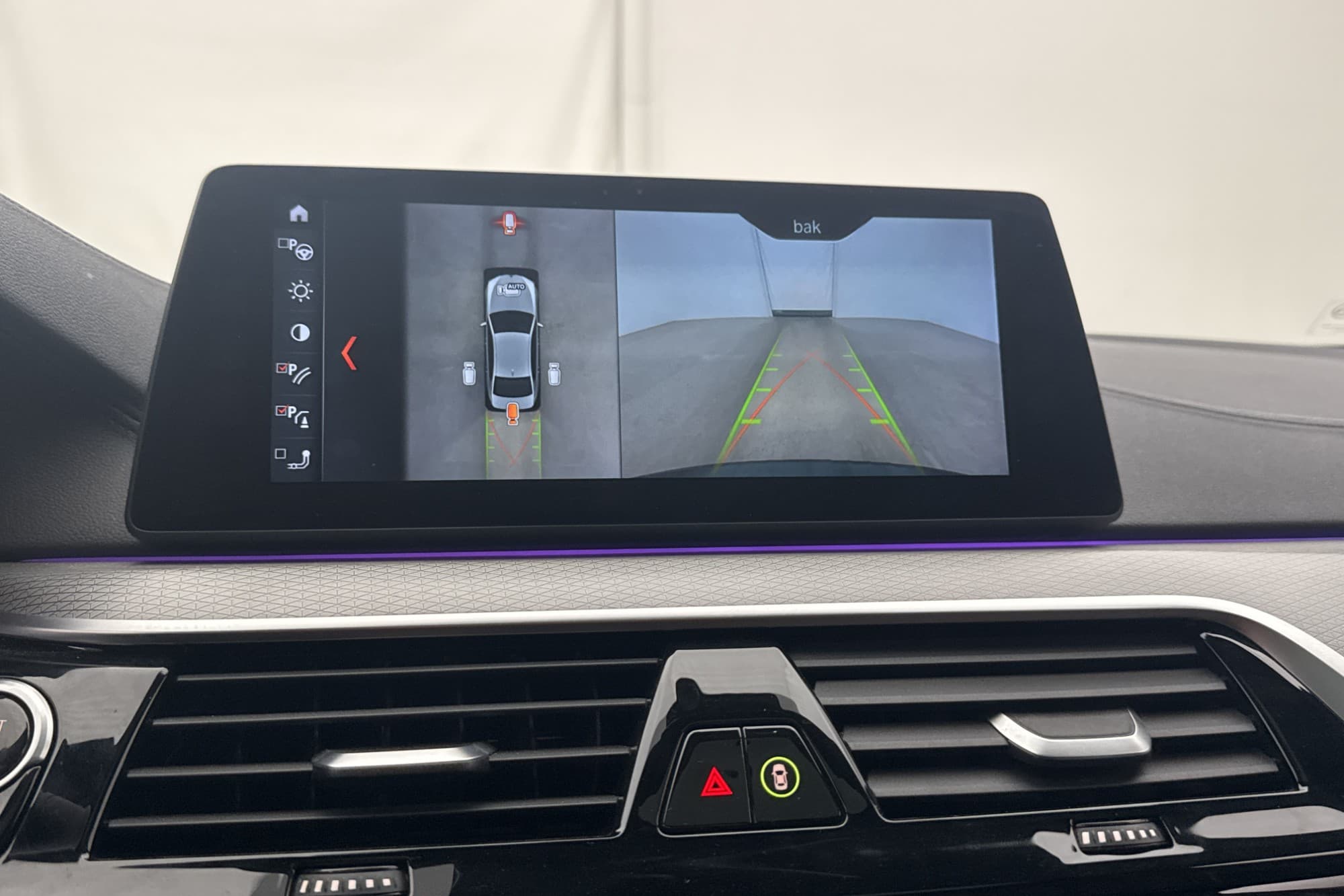 BMW M550i xDrive Ultimate Edt Taklucka B&W HUD Night 360°