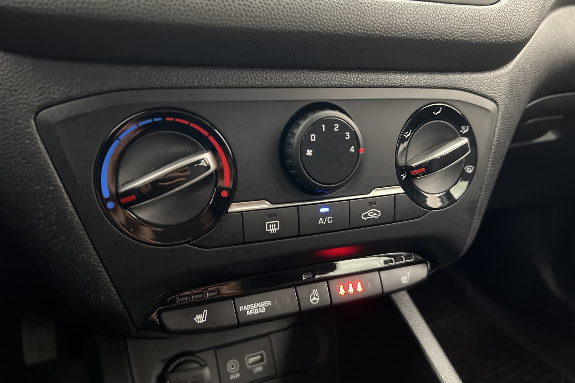 Hyundai i20 1.0 T-GDI 100hk Rattvärme Bluetooth Farthållare
