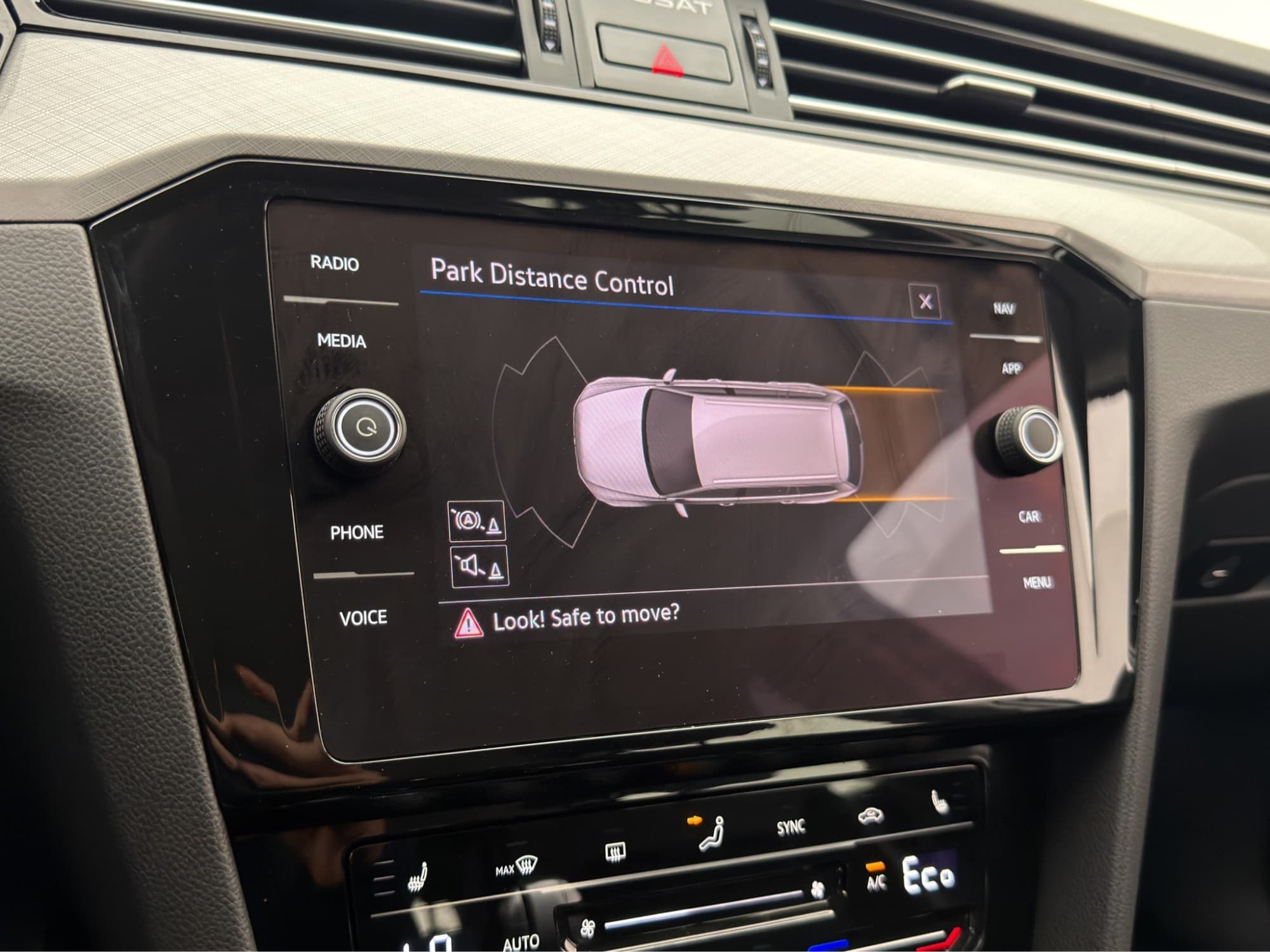 Volkswagen Passat GTE 218hk P-Värmare Navi CarPlay Halvskinn
