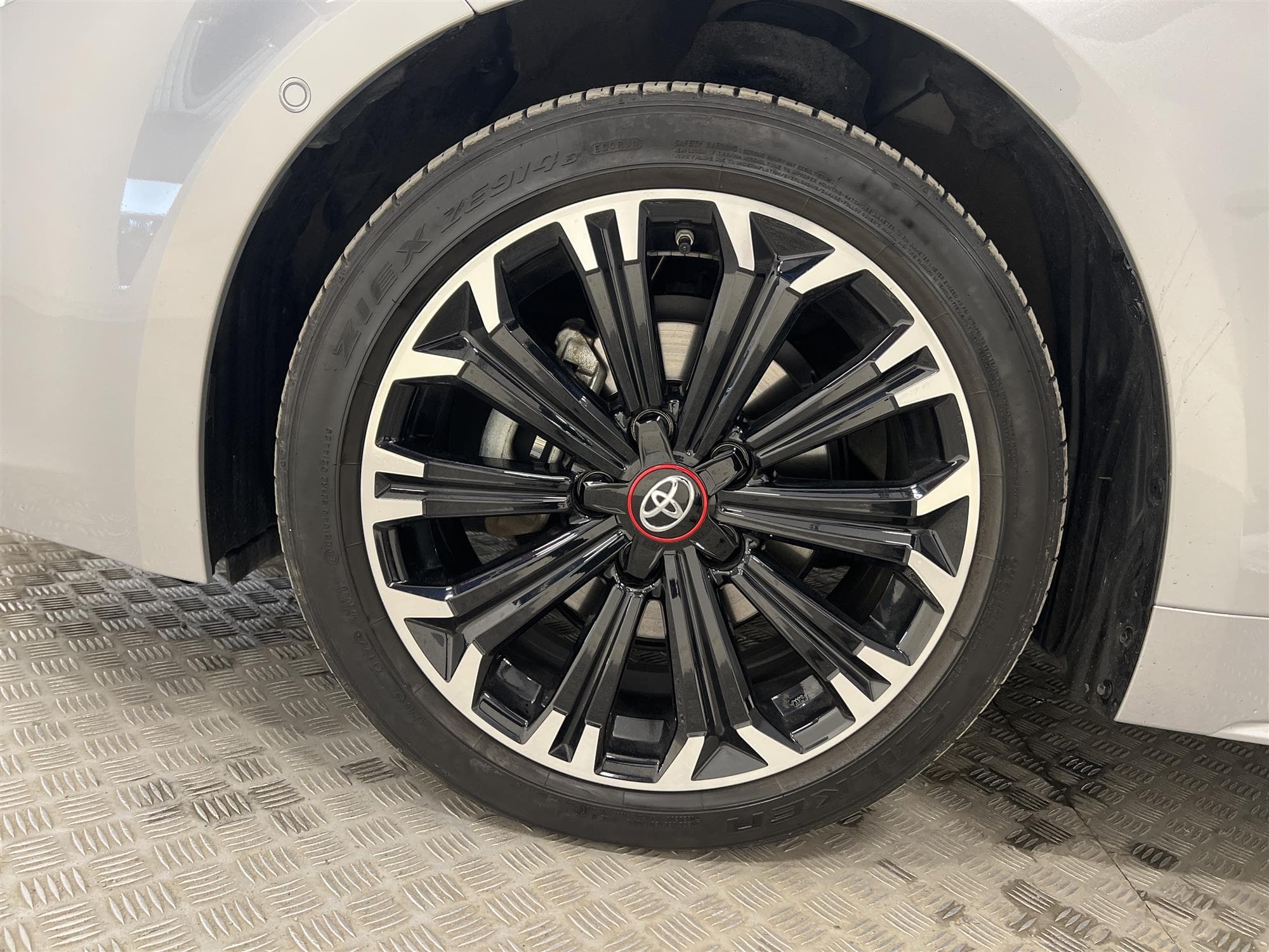 Toyota Corolla Hybrid e-CVT 122hk GR Sports Navi B-Kam