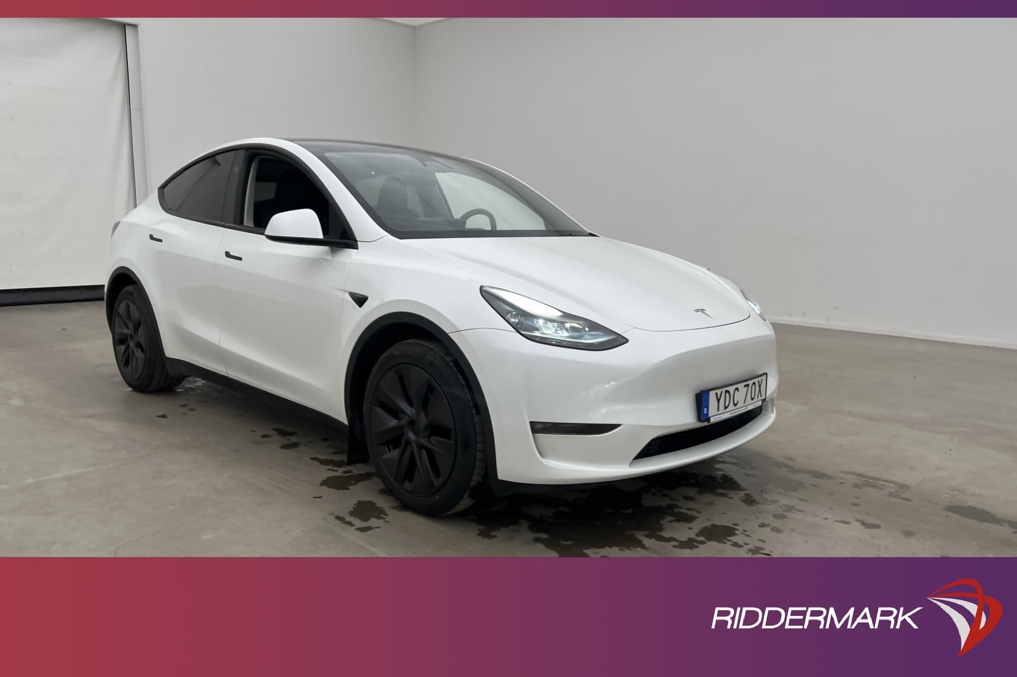 Tesla Model Y Long Range AWD Autopilot Dragkrok Svensksåld