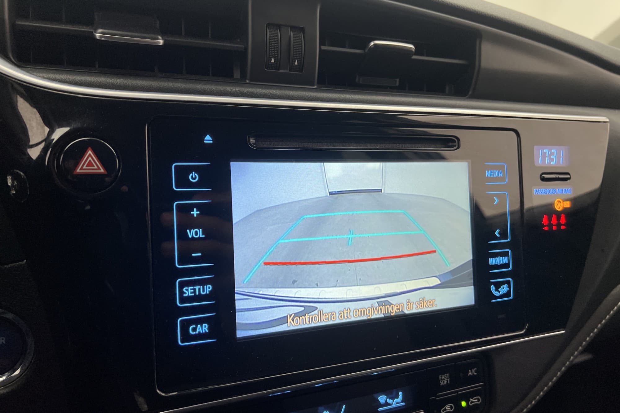 Toyota Auris Touring Sports Hybrid 136hk Kamera Farthållare