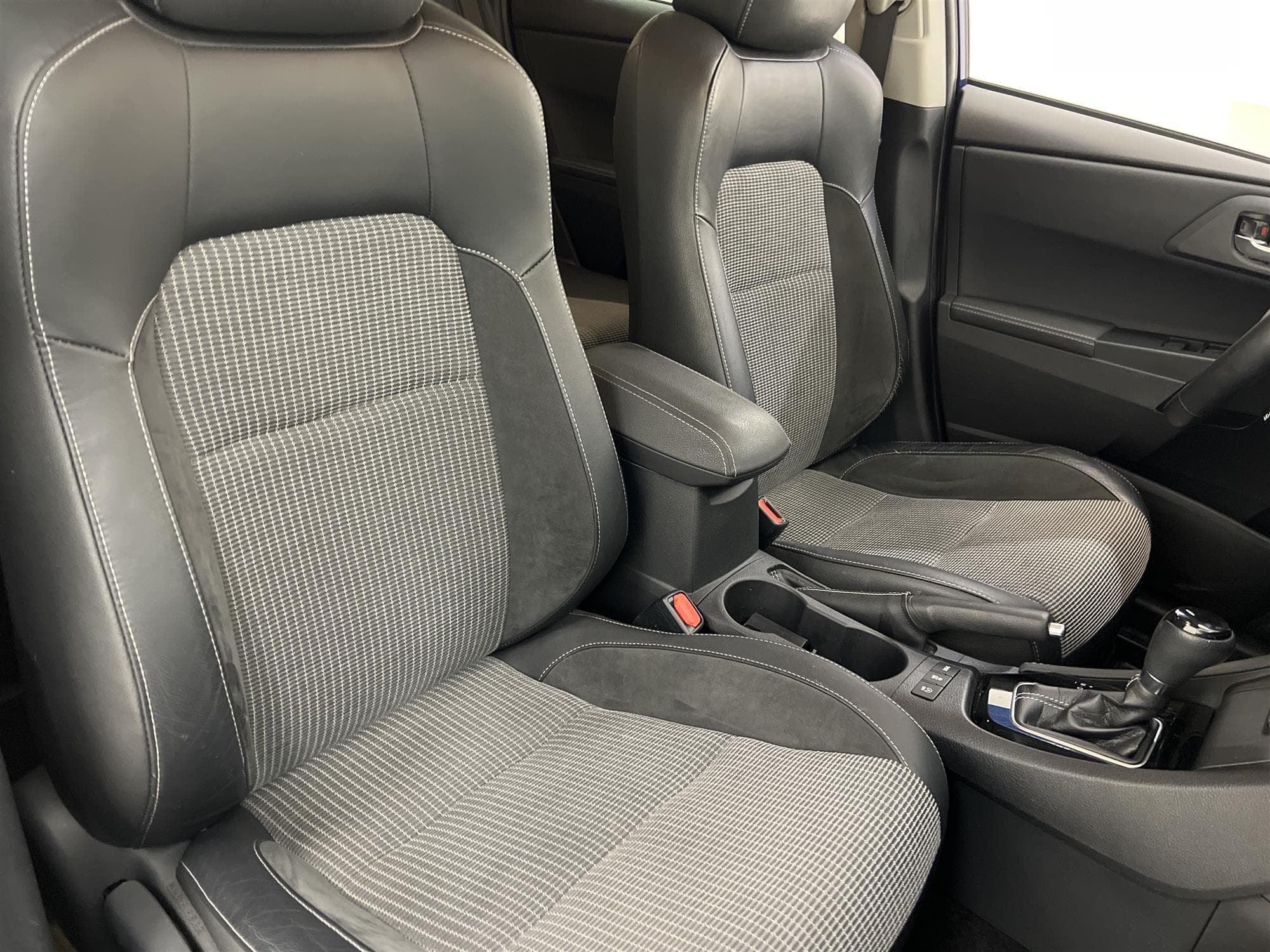 Toyota Auris 1.2 Turbo 116hk 1 Brukare M-Värm P-Pilot