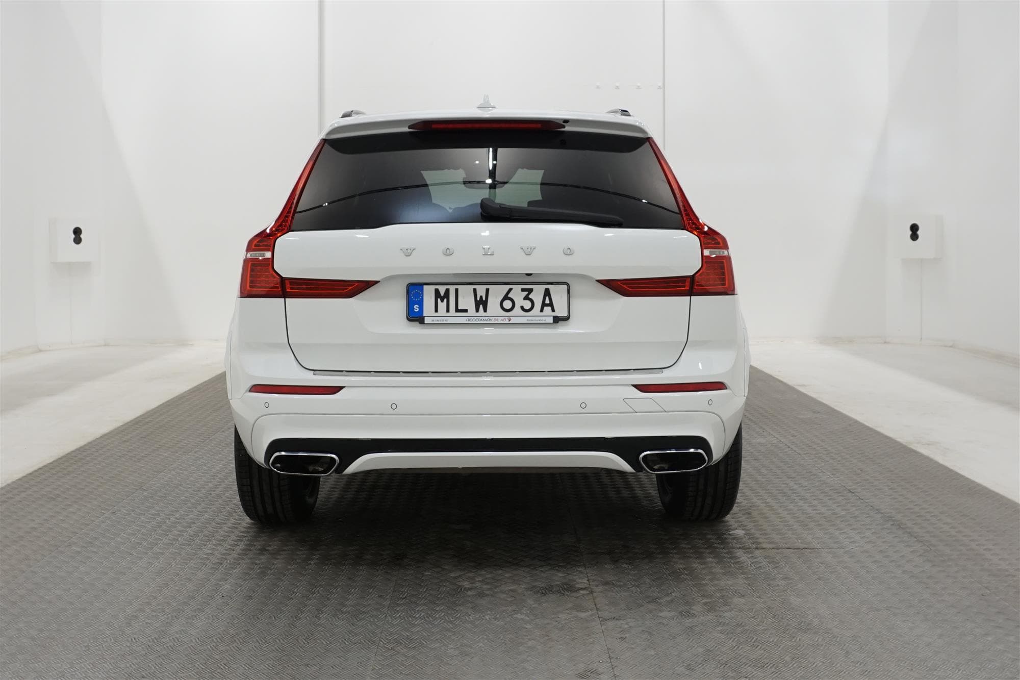 Volvo XC60 T5 250hk AWD R-Design P-Värm Navi B-Kam VoC H/Kexteriör