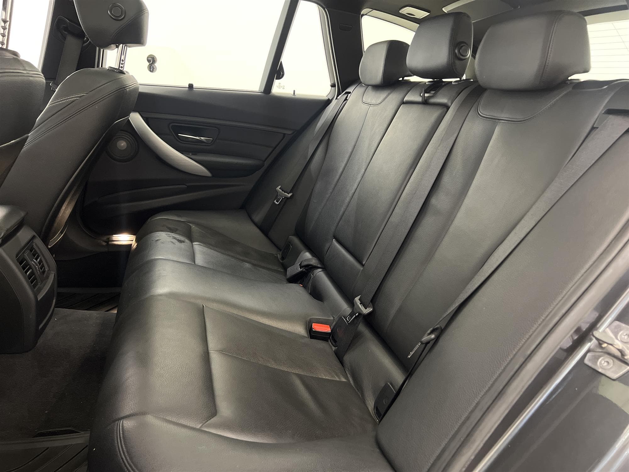BMW 328i xDrive 245hk Pano M-Värm H/K Navi B-Kam Skinn PDC
