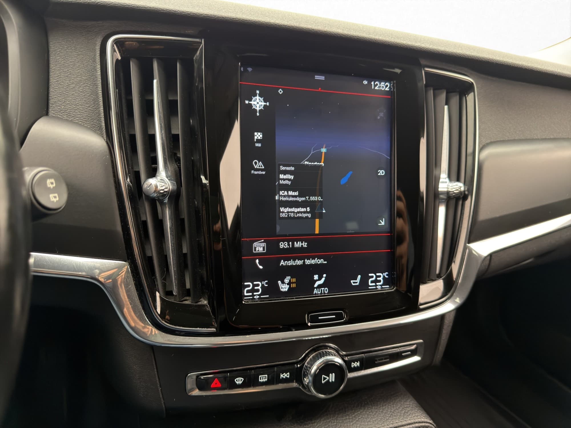 Volvo V90 Cross Country D4 AWD VOC Värm Navi P-Sensorer Drag