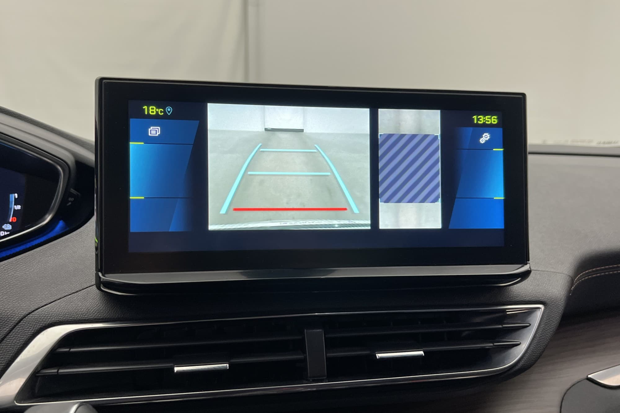 Peugeot 3008 HYBRID4 Plug-in AWD GT Skinn Kamera CarPlay
