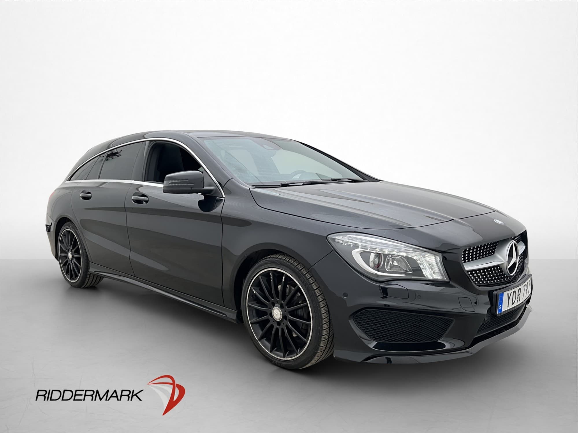 Mercedes-Benz CLA 200 Shooting Brake AMG Pano B-Kamera H/K
