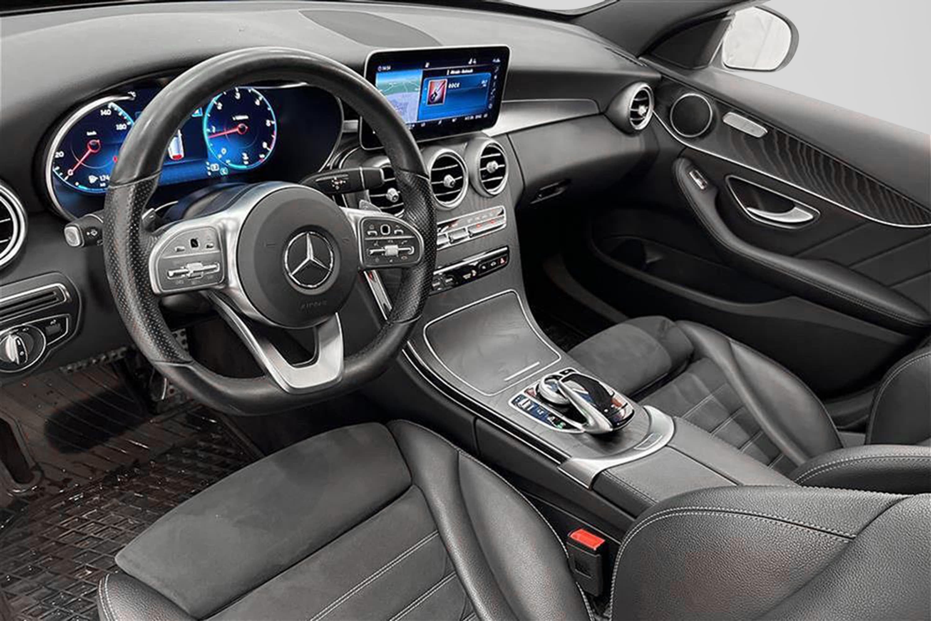 Mercedes-Benz C 220d 194hk AMG Cockpit B-Kamera Naviinteriör