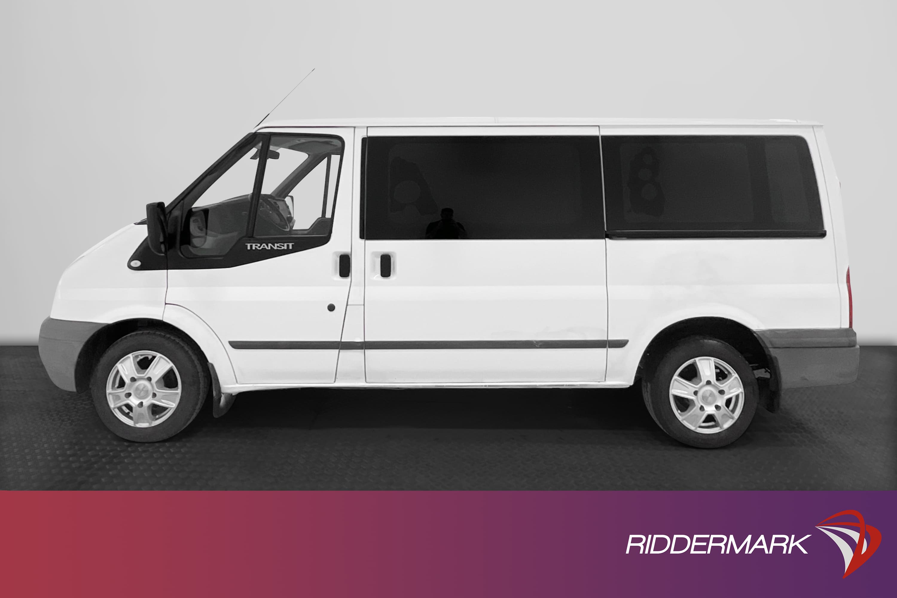 Ford Transit T300 L2 2.2 Dragkrok 9-sits Värmare Nyservad