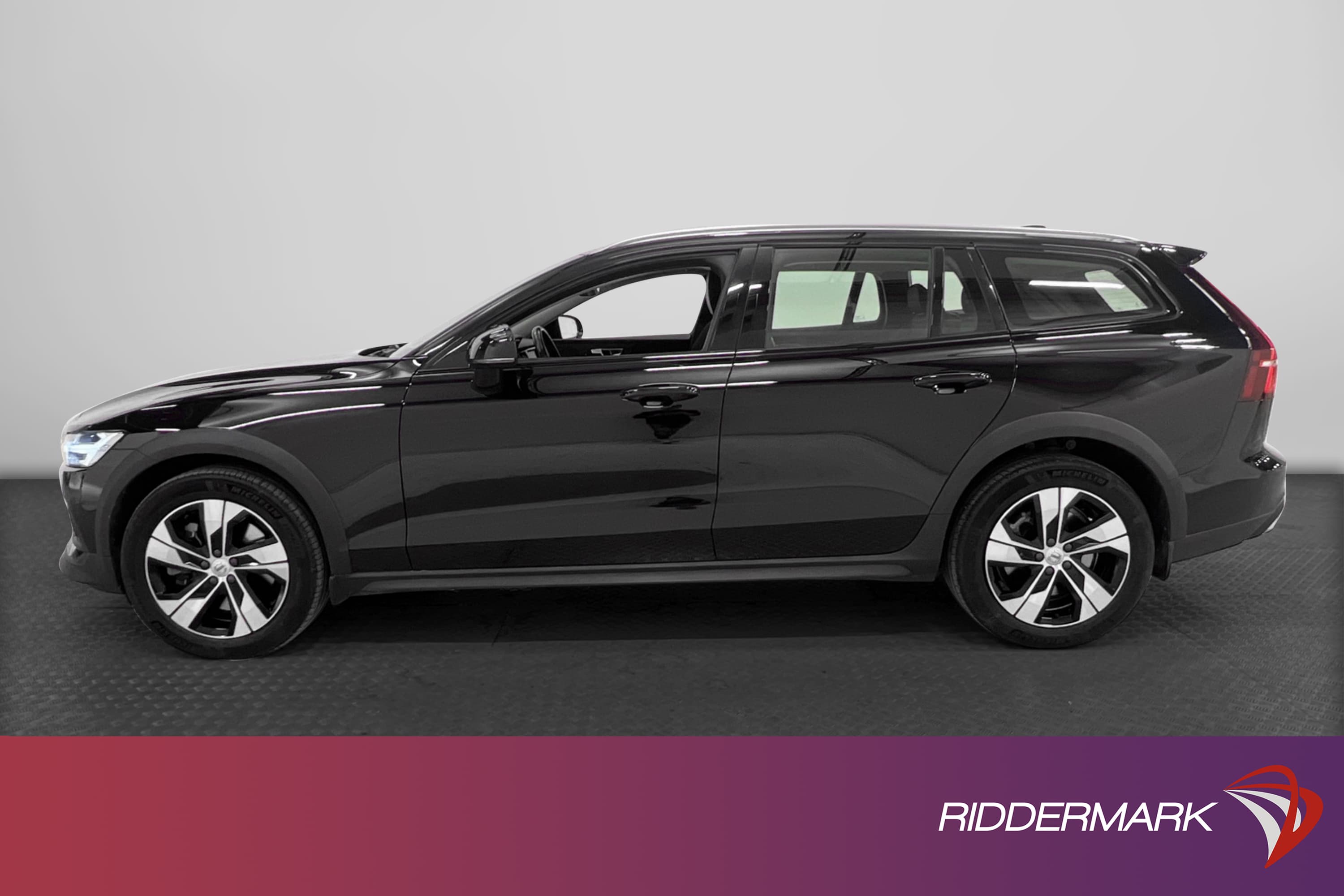 Volvo V60 Cross Country B4 AWD