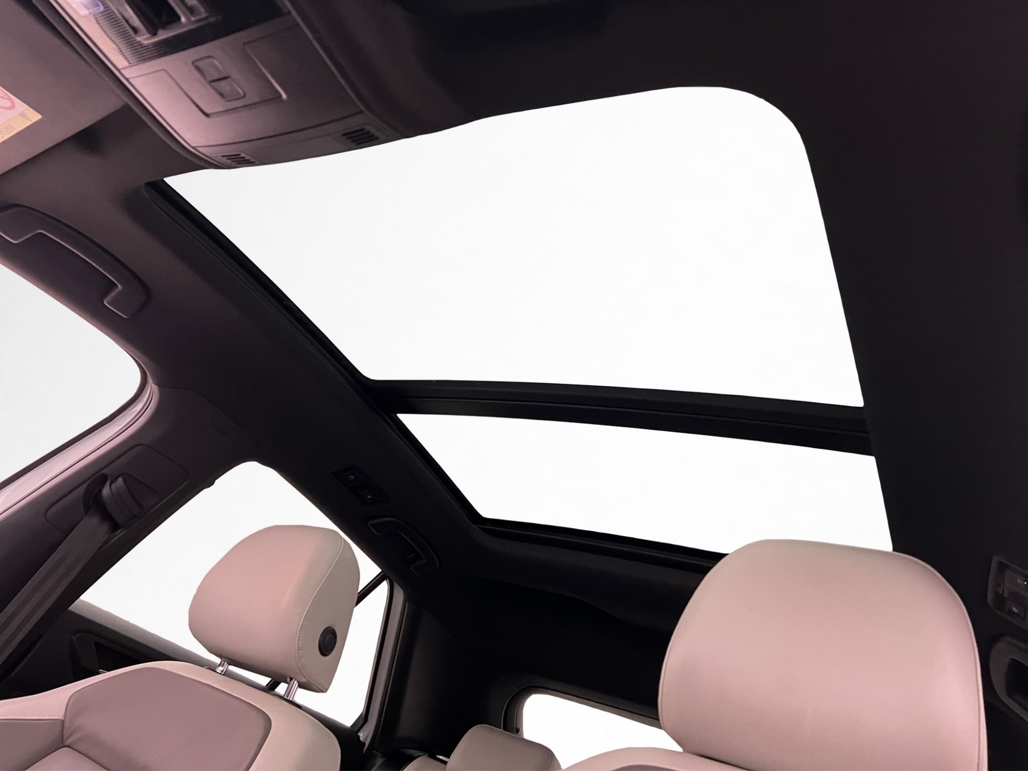 Volkswagen T-Roc 4M 190hk GT Cockpit Pano BEATS Värm Drag