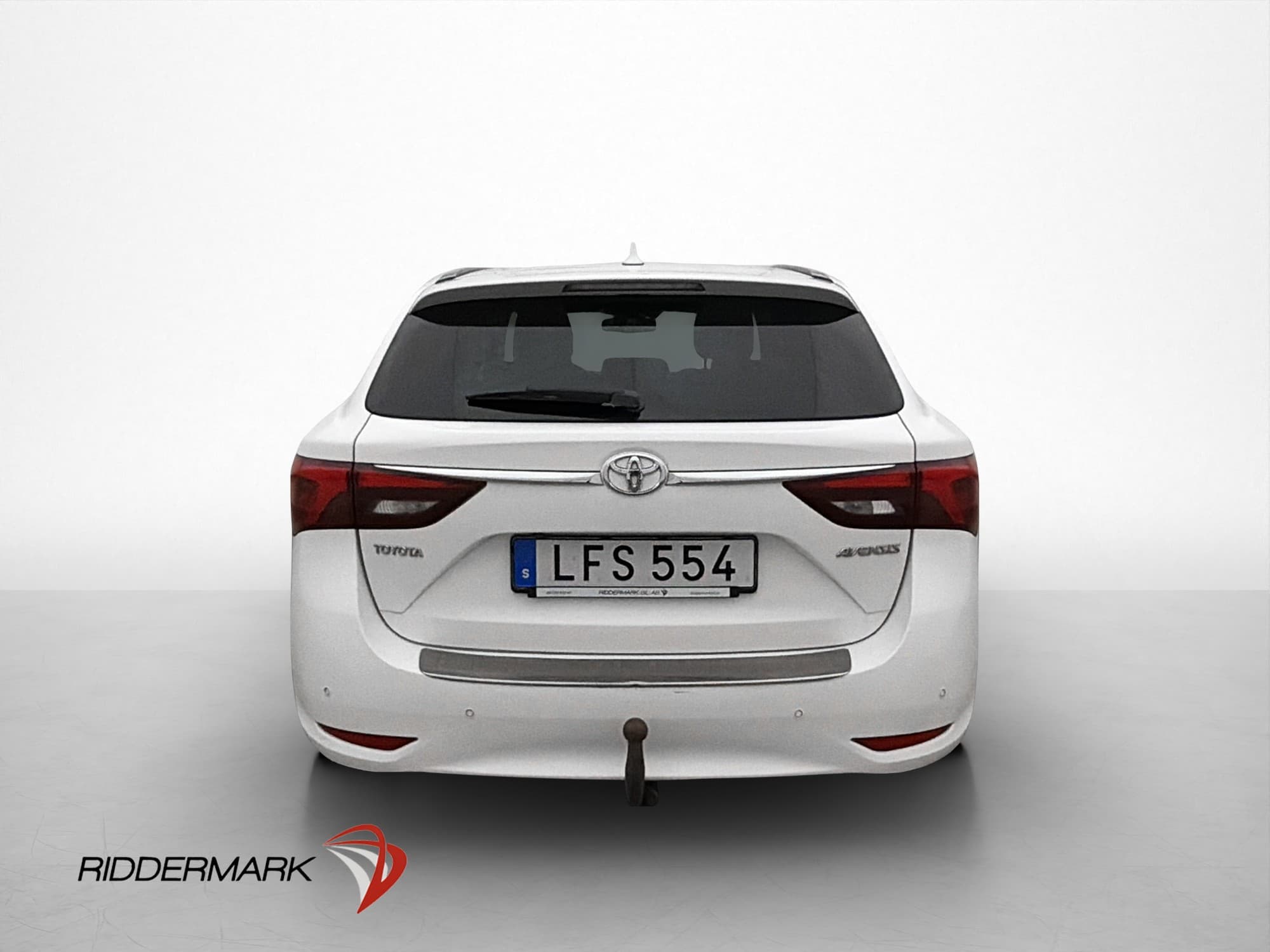 Toyota Avensis 143hk Värmare Panorama Skinn Kamera Drag