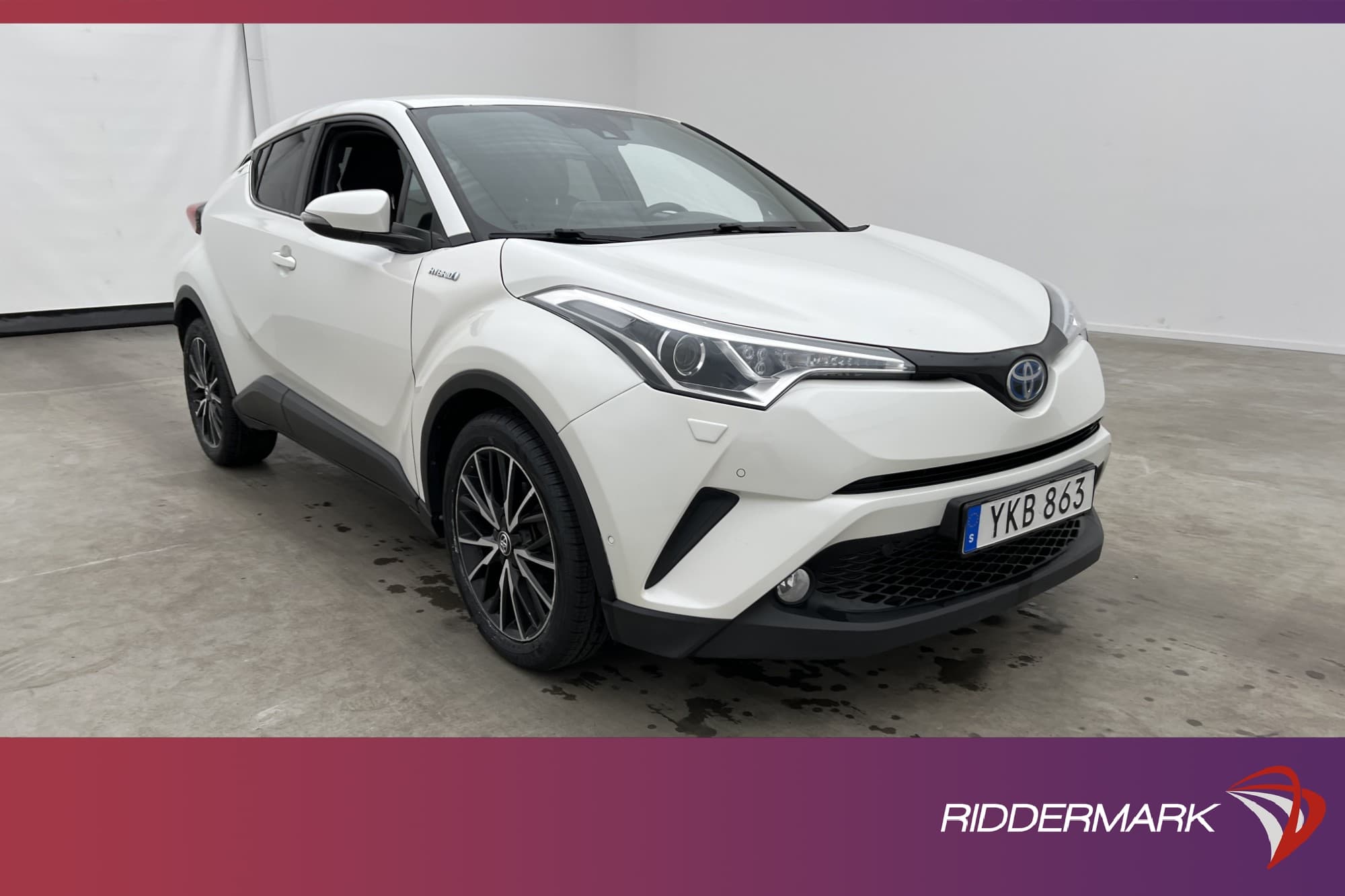 Toyota C-HR Hybrid 122hk