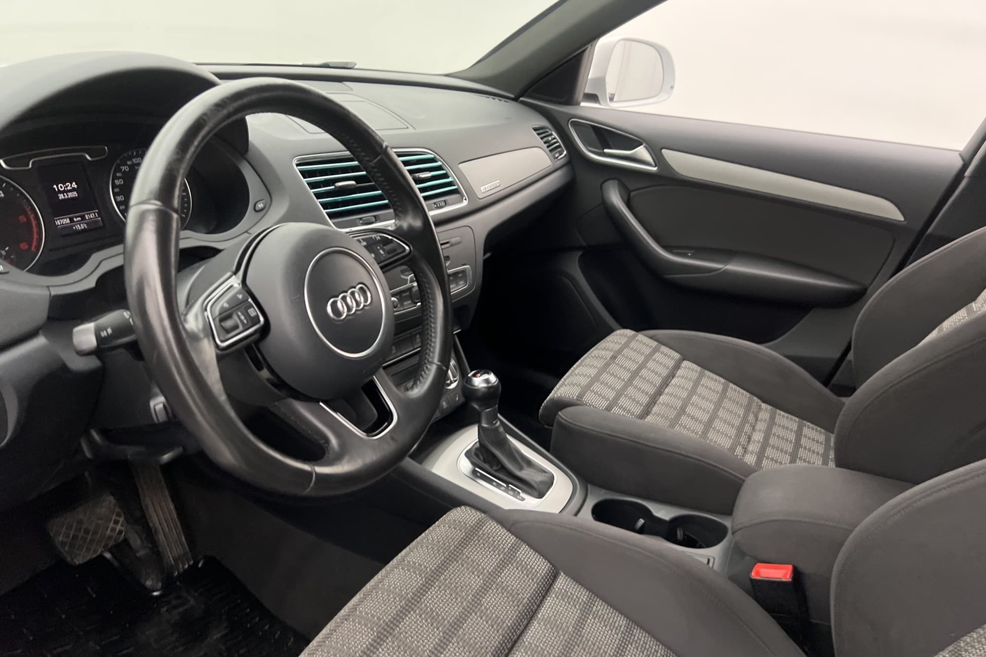 Audi Q3 2.0 TDI Quattro 177hk Dragkrok Bluetooth Farthållare
