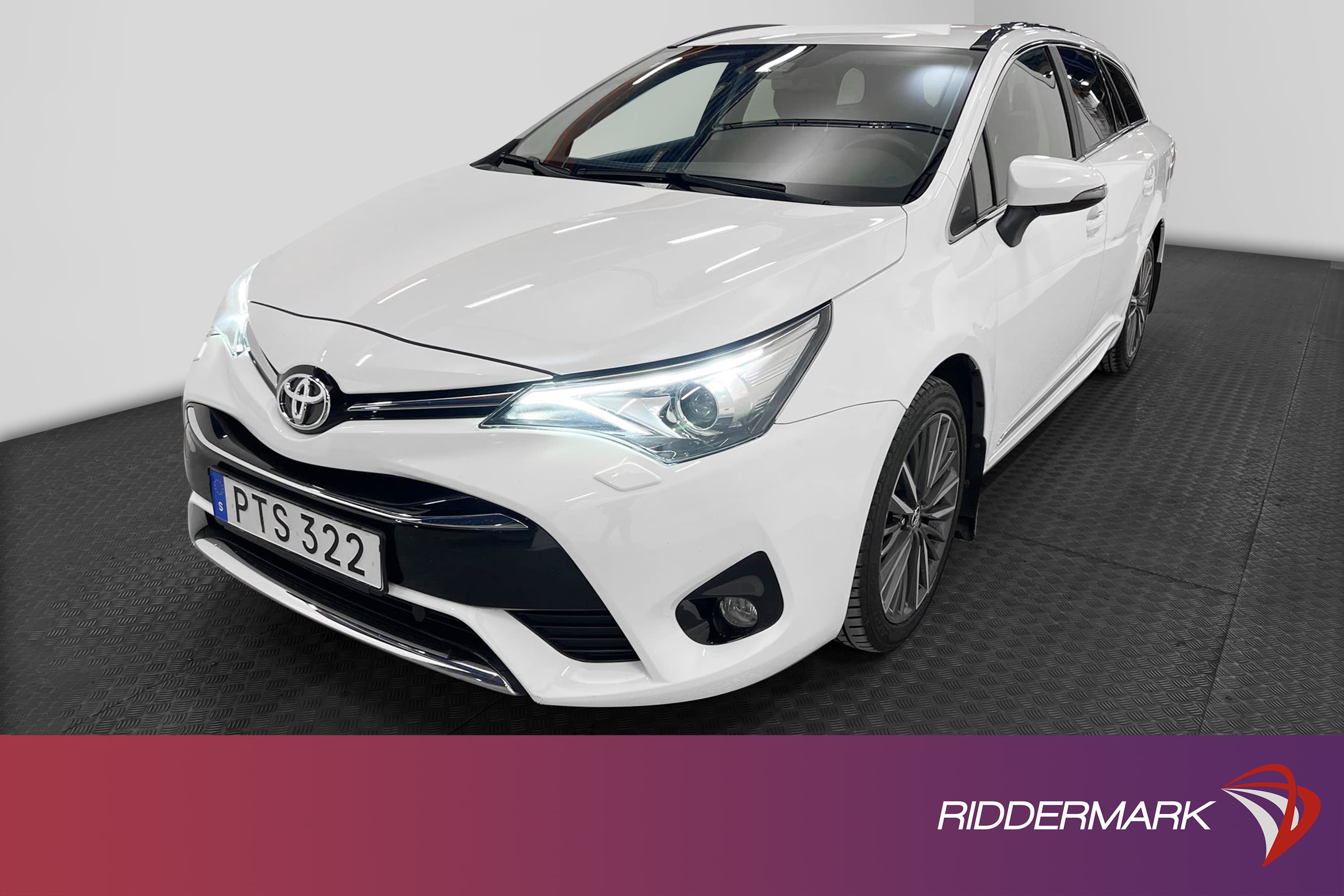 Toyota Avensis 2.0 152hk M&K-Värmare Navi Drag B-Kam Skinn 