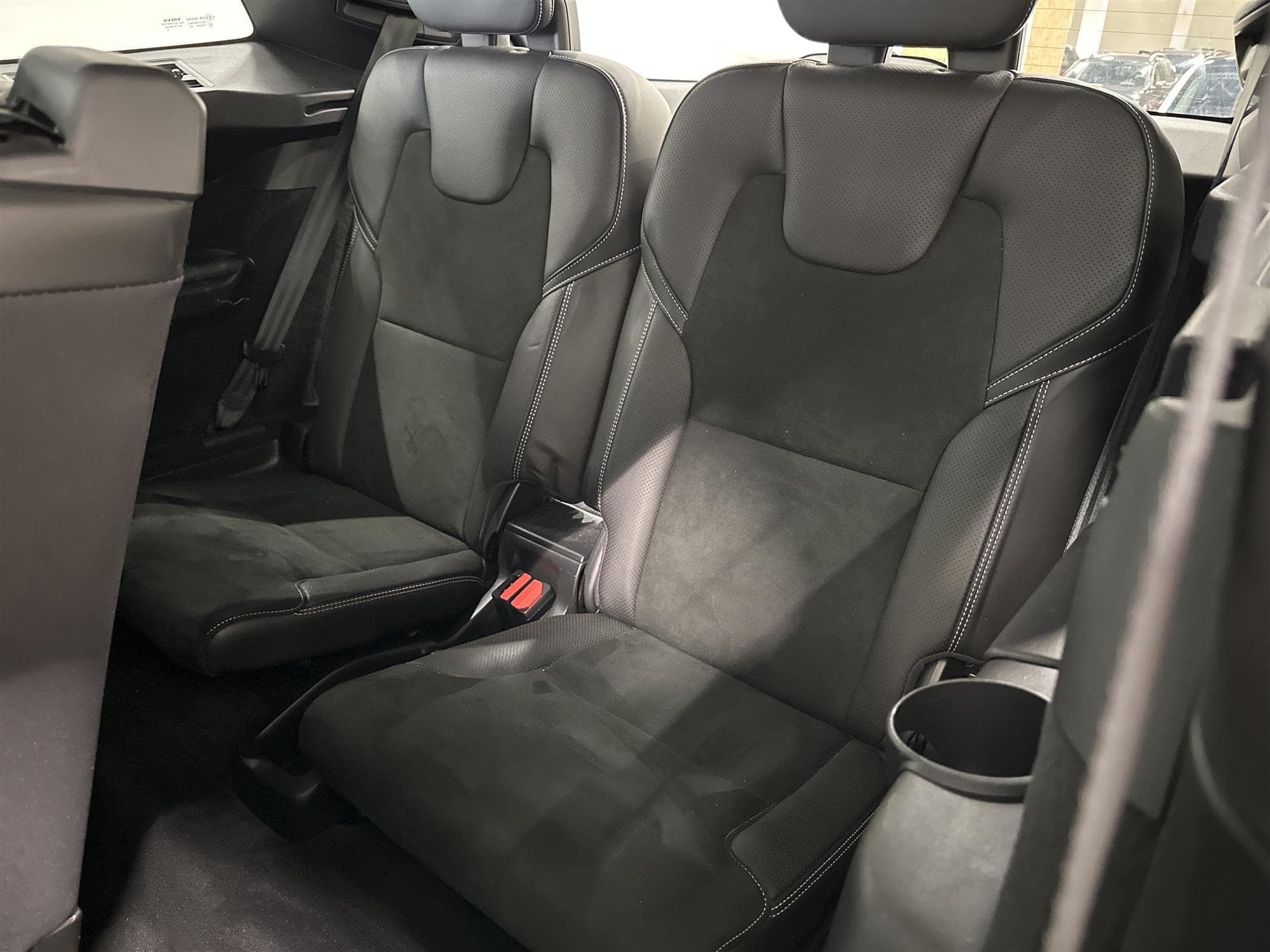 Volvo XC90 D5 AWD 235hk R Design Voc D-Värm Pano HUD 7 Sits