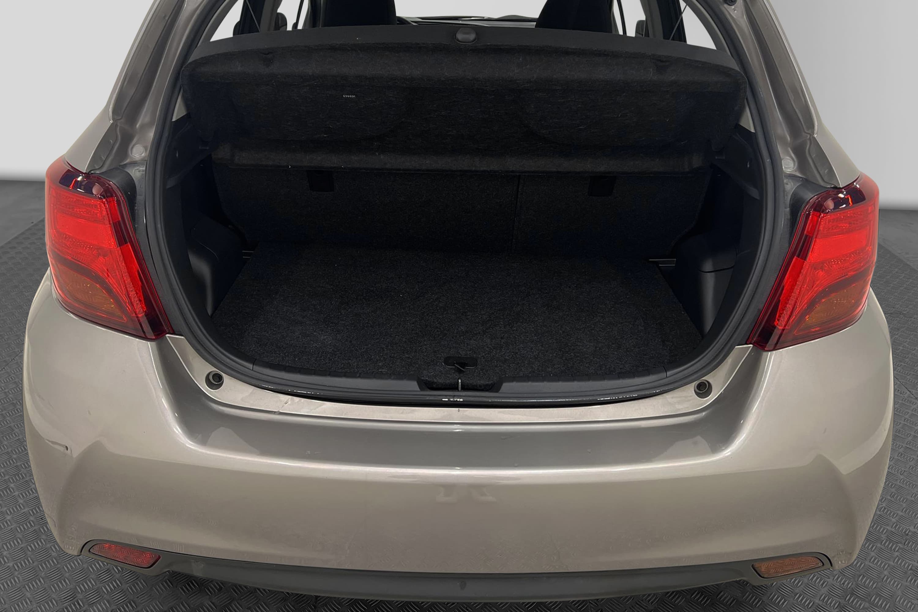 Toyota Yaris 1.33 99hk 1 Bruk B-Kamera 426kr Skatt 0,49L/mil