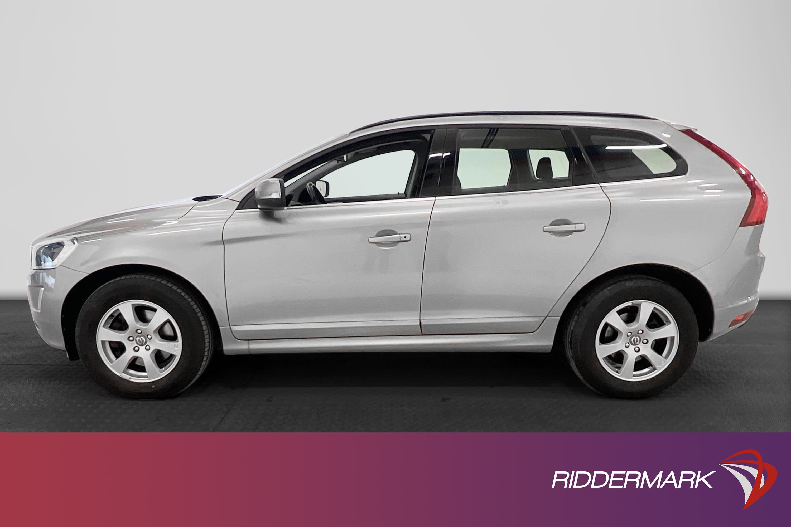 Volvo  XC60 D4 AWD 181hk Voc Pano Navi D-Värm Drag PDC 