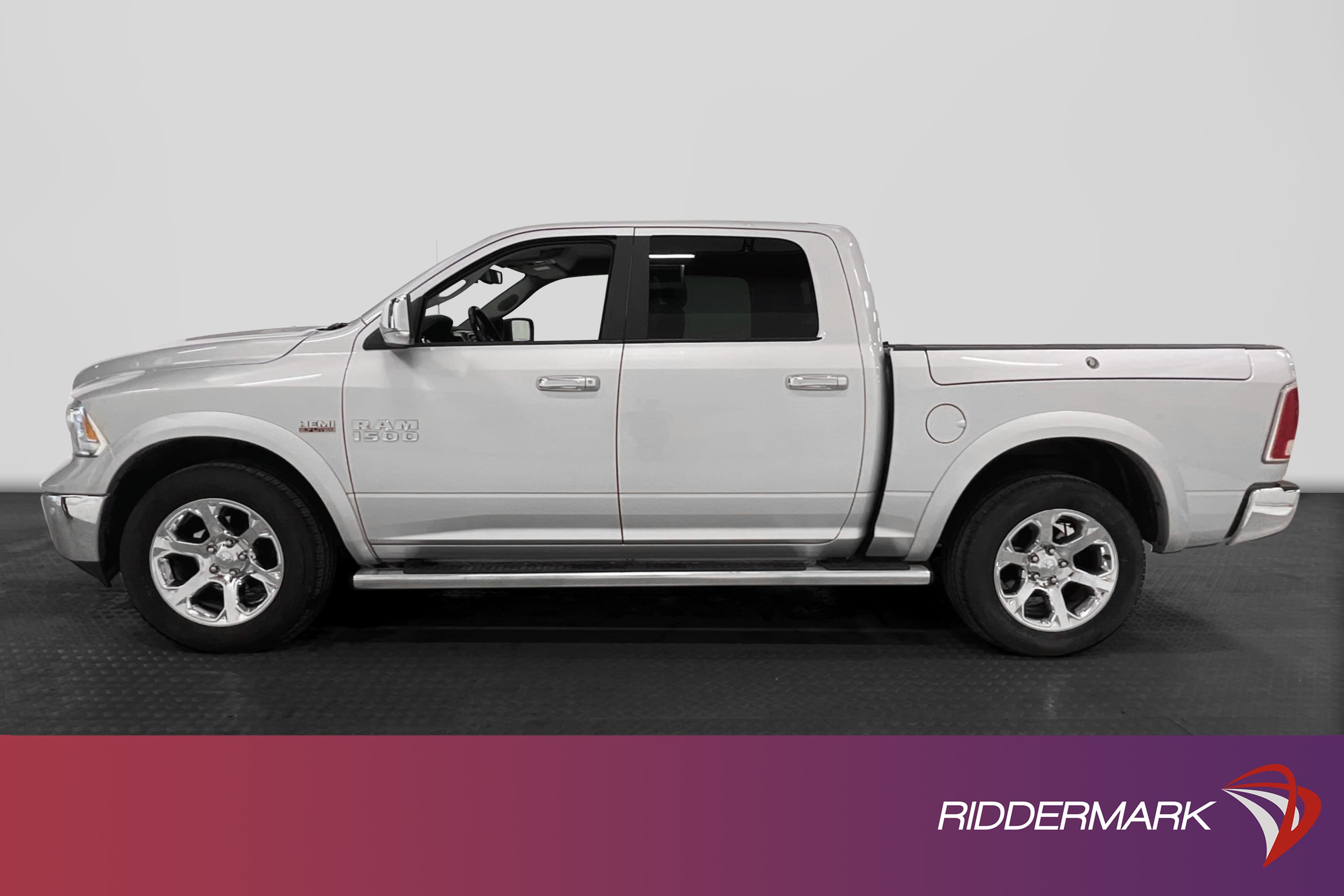 Dodge  RAM Laramie 5.7 HEMI V8 395hk Rambox Drag Moms