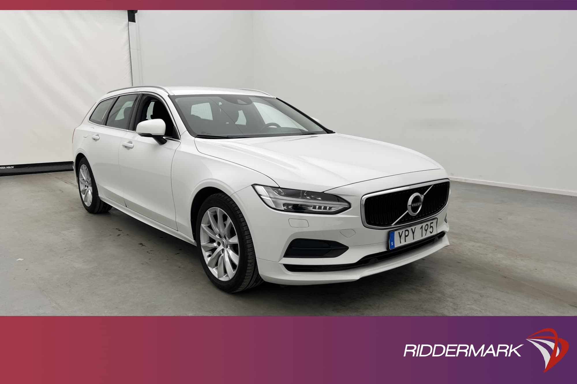 Volvo V90 D4