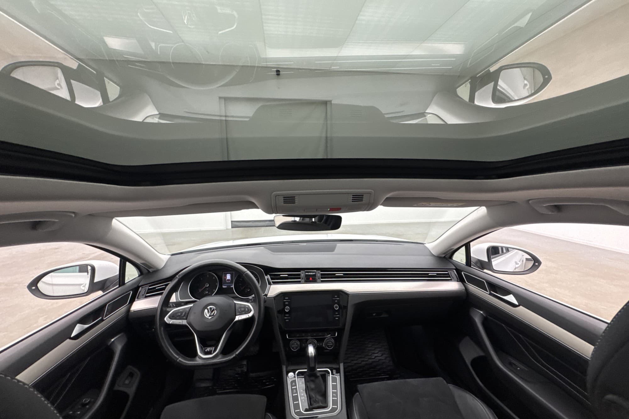 Volkswagen Passat 2.0 4M  R Line Pano Cockpit Värmare Drag