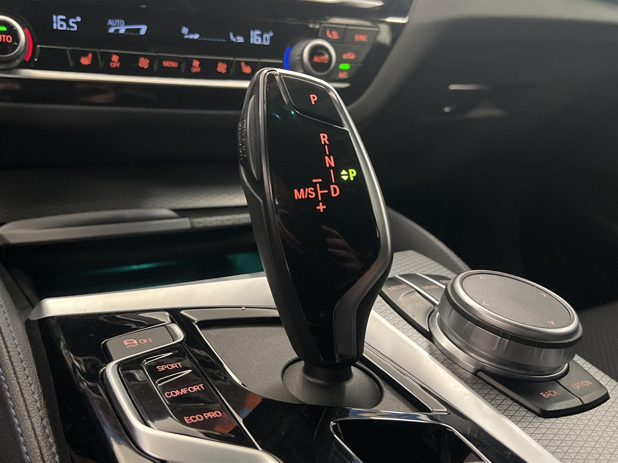 BMW 520d xDrive 190hk M Sport 1 Bruk MOMS Navi Drag D-Värm