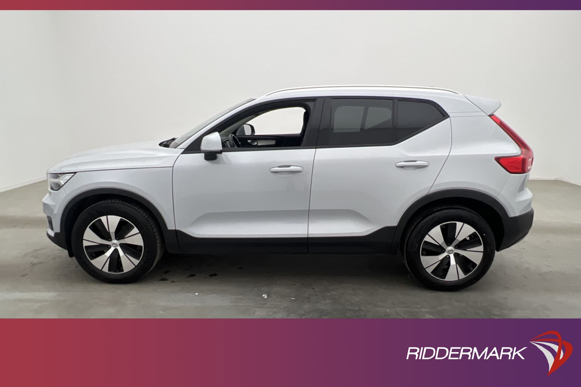 Volvo XC40 T3 163hk Momentum Advanced VOC Värmare Halvskinn