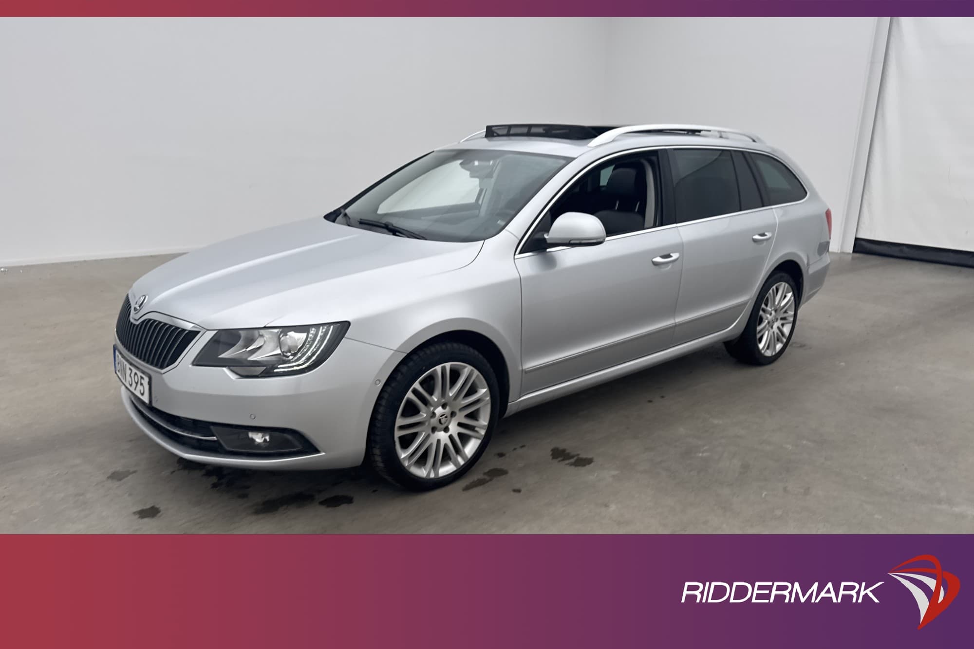 Skoda Superb 2.0 TDI 4x4 170hk D-Värmare Panorama Skinn Drag
