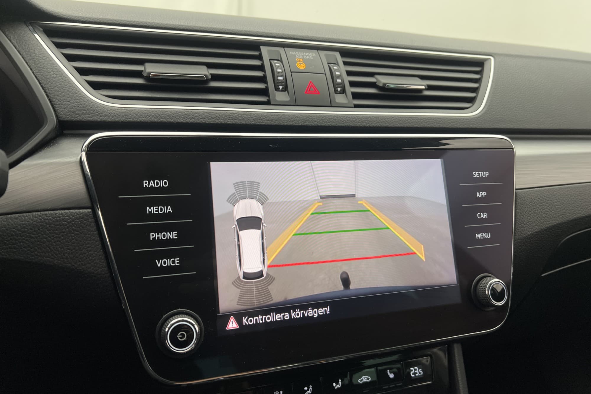 Škoda Superb Kombi 2.0 TDI Style Canton Värmare Dragkrok