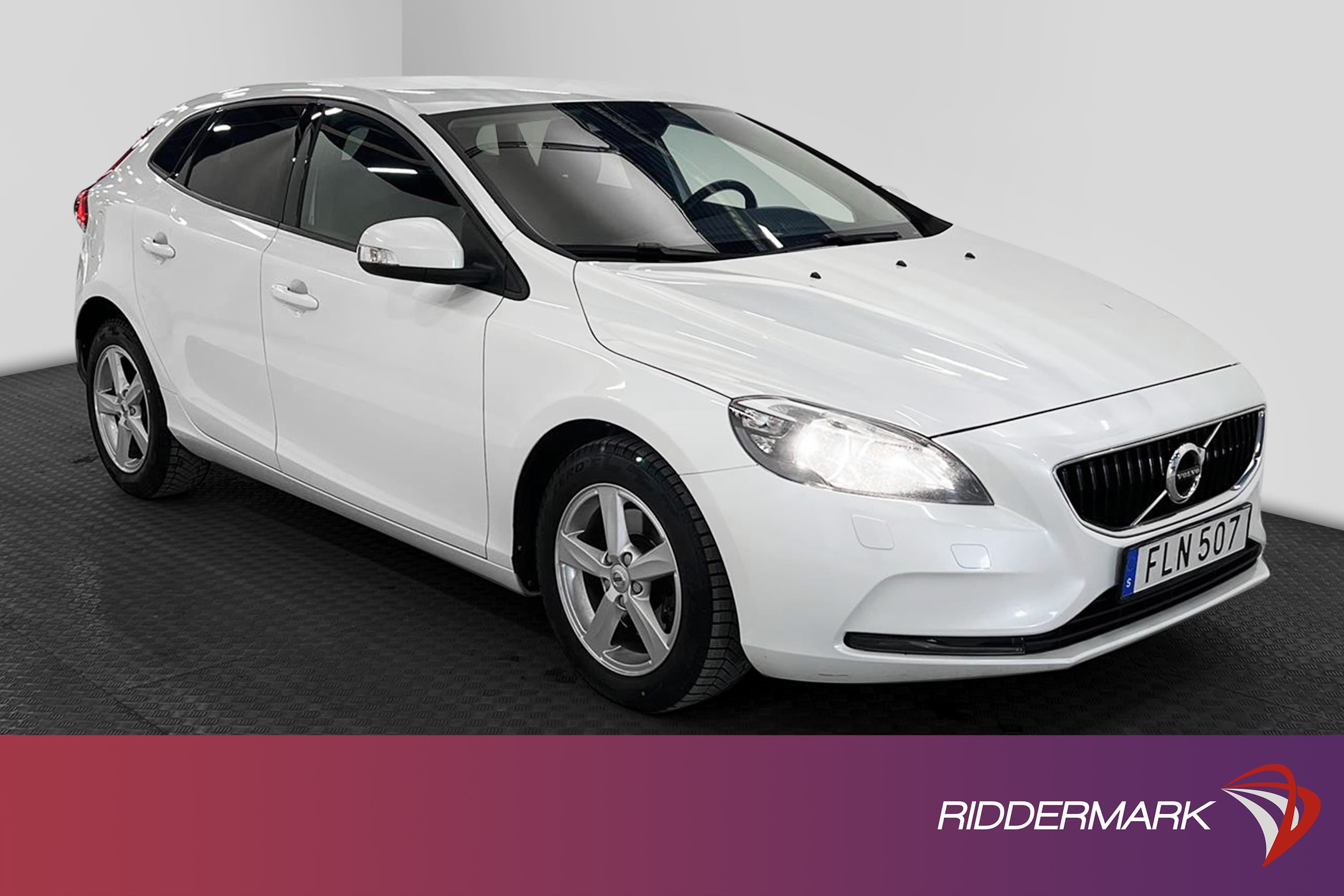 Volvo V40 T2 122hk