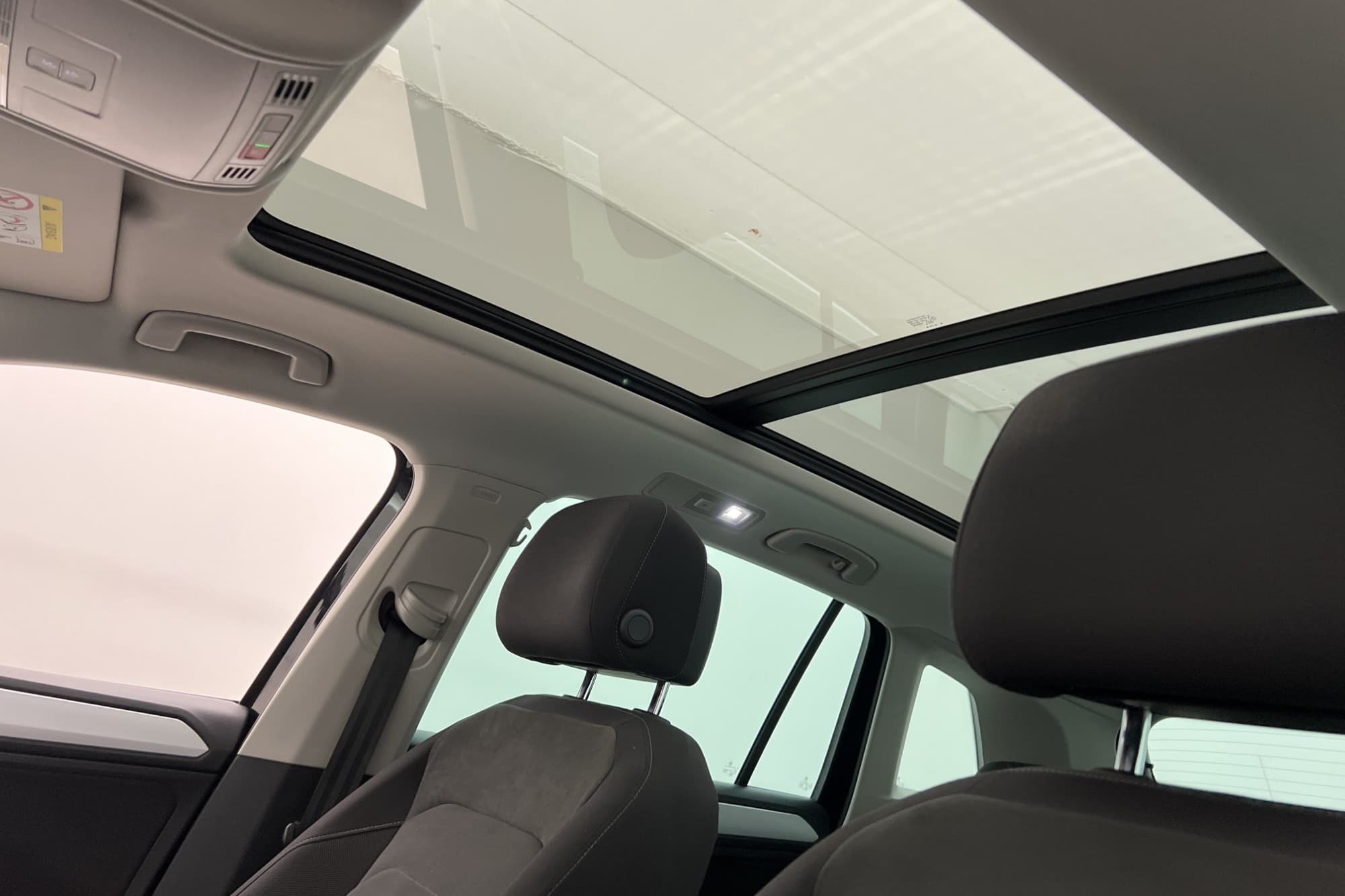 Volkswagen Tiguan 4M 190h R-Line Cockpit Värmare Pano Kamera